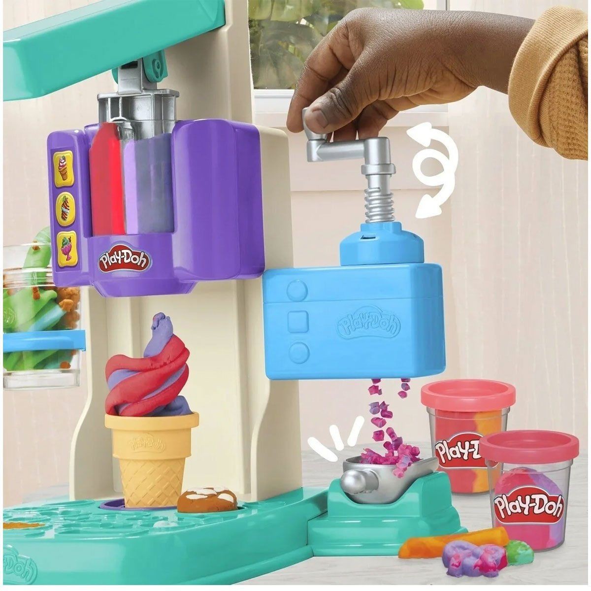 G0028 Play-doh Gökkuşağı Dondurma Makinesi Oyun Seti+3 Yaş