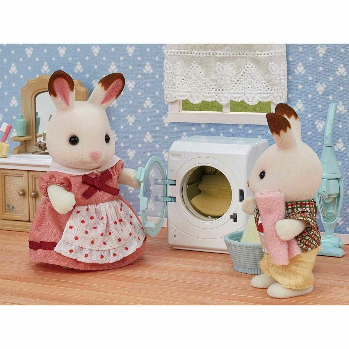 5445 Sylvanian Families Çamaşır Makinesi Ve Süpürge +3 Yaş Figür Dahil Değil