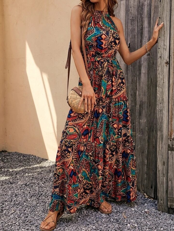 Kadın Kolsuz Halter Yaka Beli Lastikli Otantik Desenli Mikro Kumaş Elbise