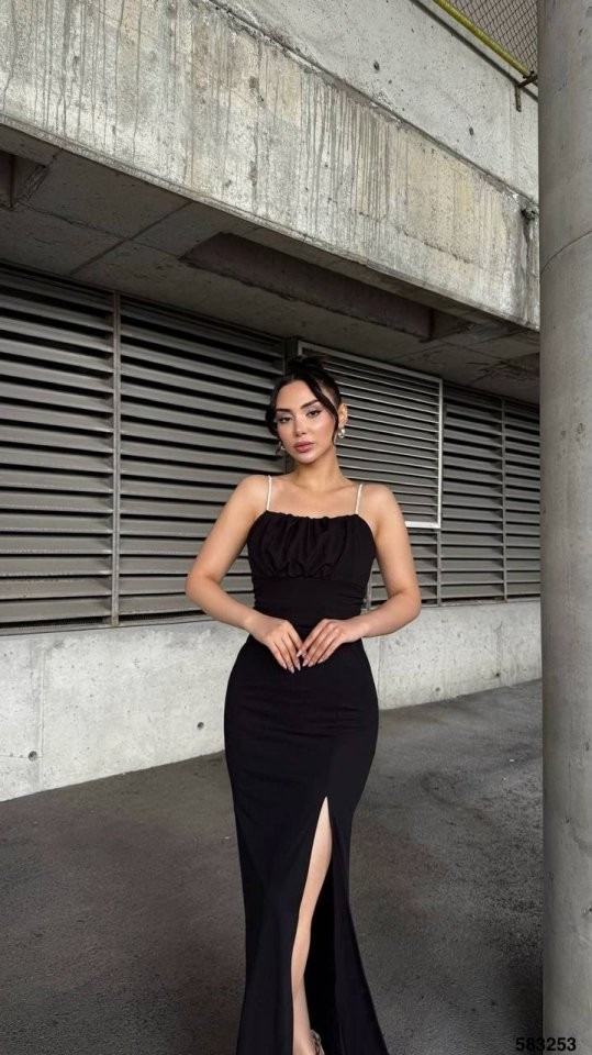 Kadın Ip Askılı Gipe Detay Maxi Boy Yırmaçlı Elbise