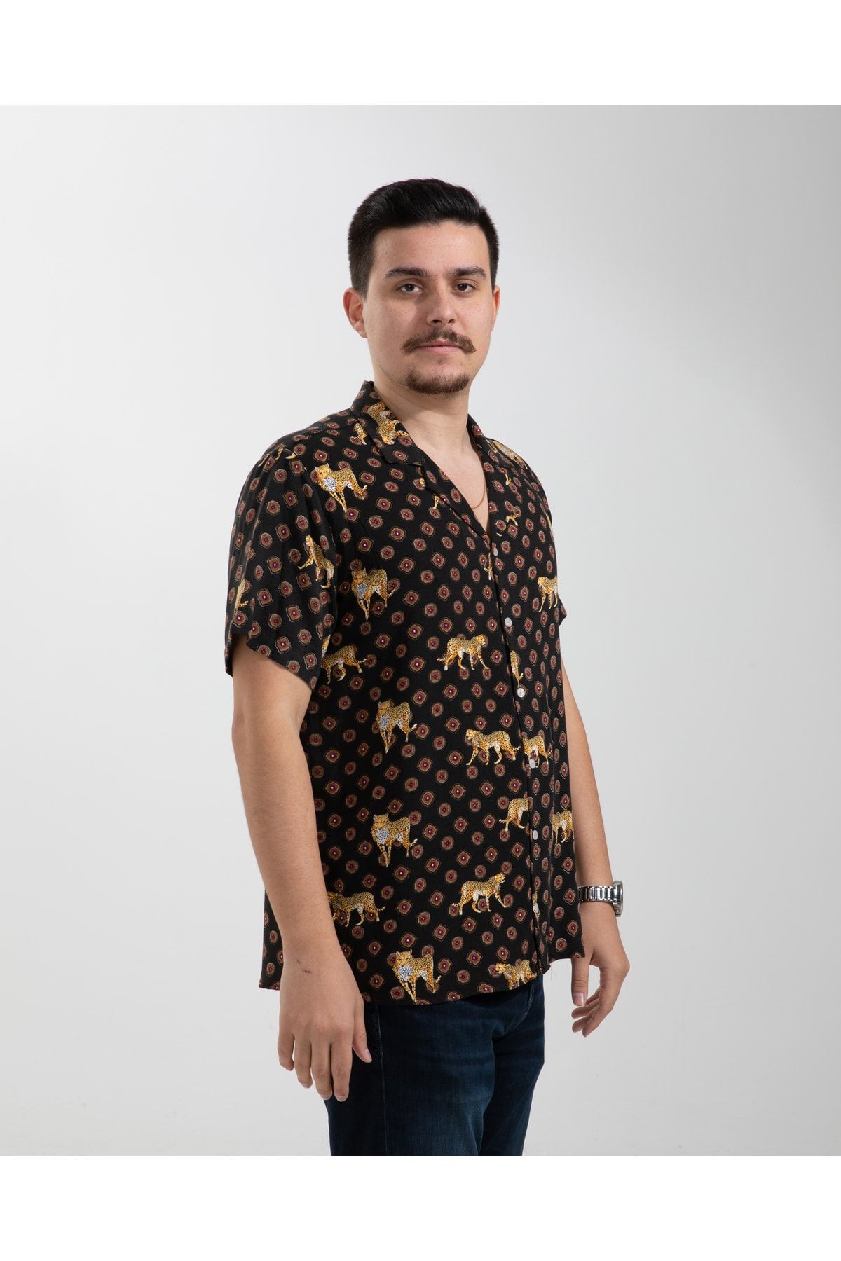Erkek Siyah Havaii Yaka Marjinal Leopar Desenli Viskon Gömlek