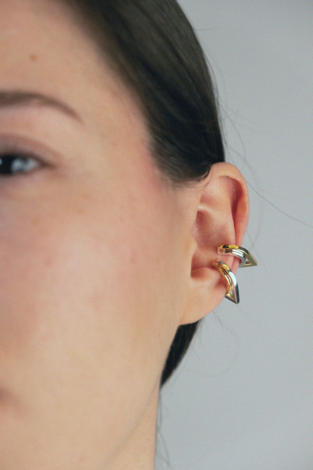 02.04 Triangle Earcuff