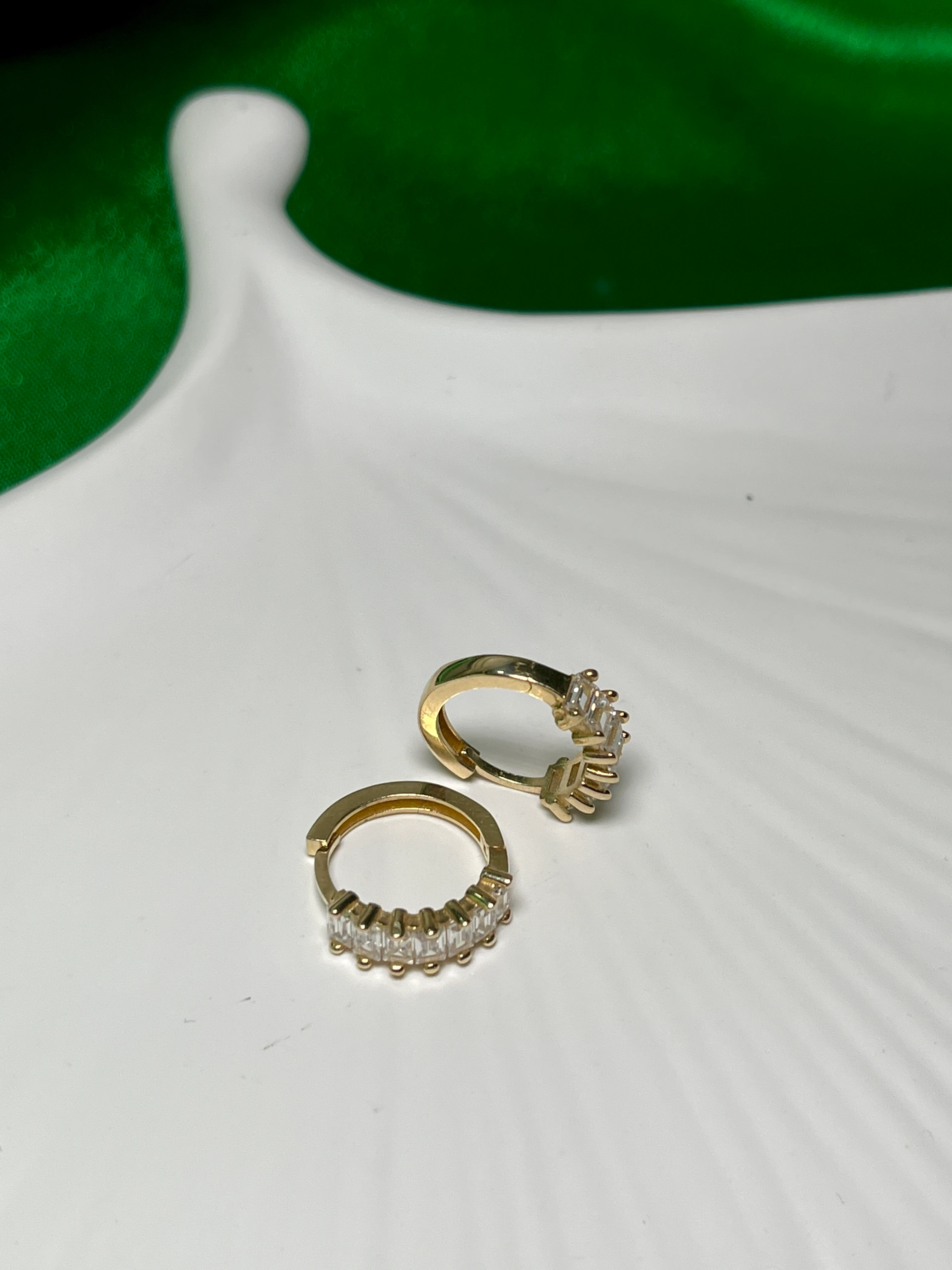 BAGET TAŞLI FANTEZİ KÜPE