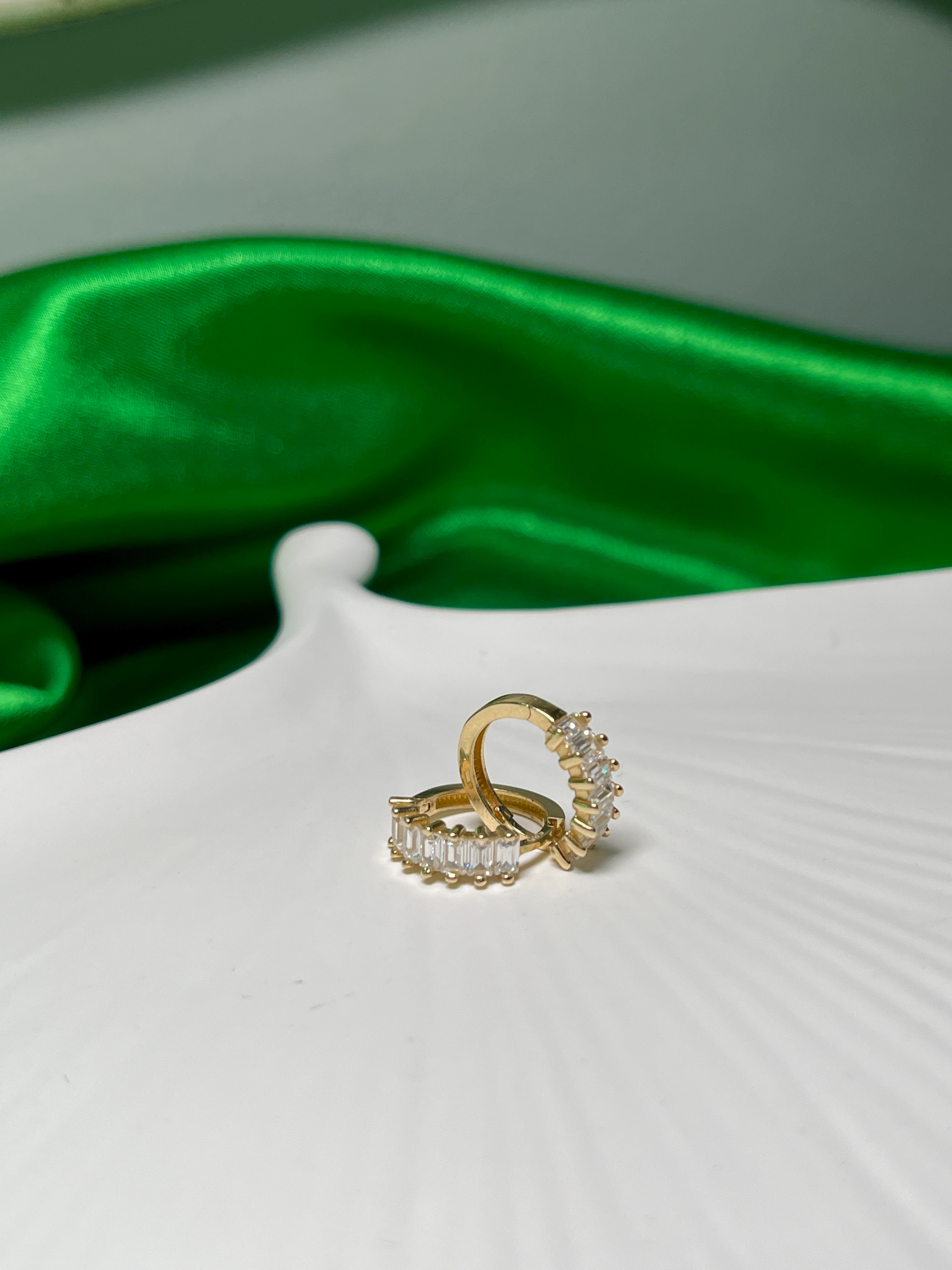 BAGET TAŞLI FANTEZİ KÜPE