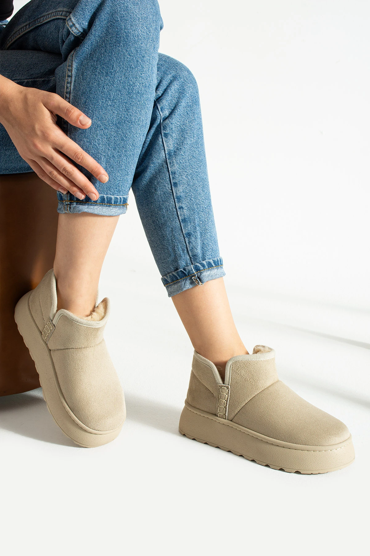 Kadın Kalın Topuklu Kürklü Kısa Bot UG01NAV - Bej