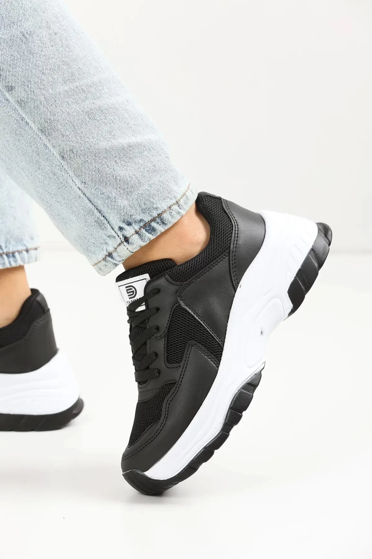 Kadın Spor Ayakkabı 140NAV - Siyah Beyaz