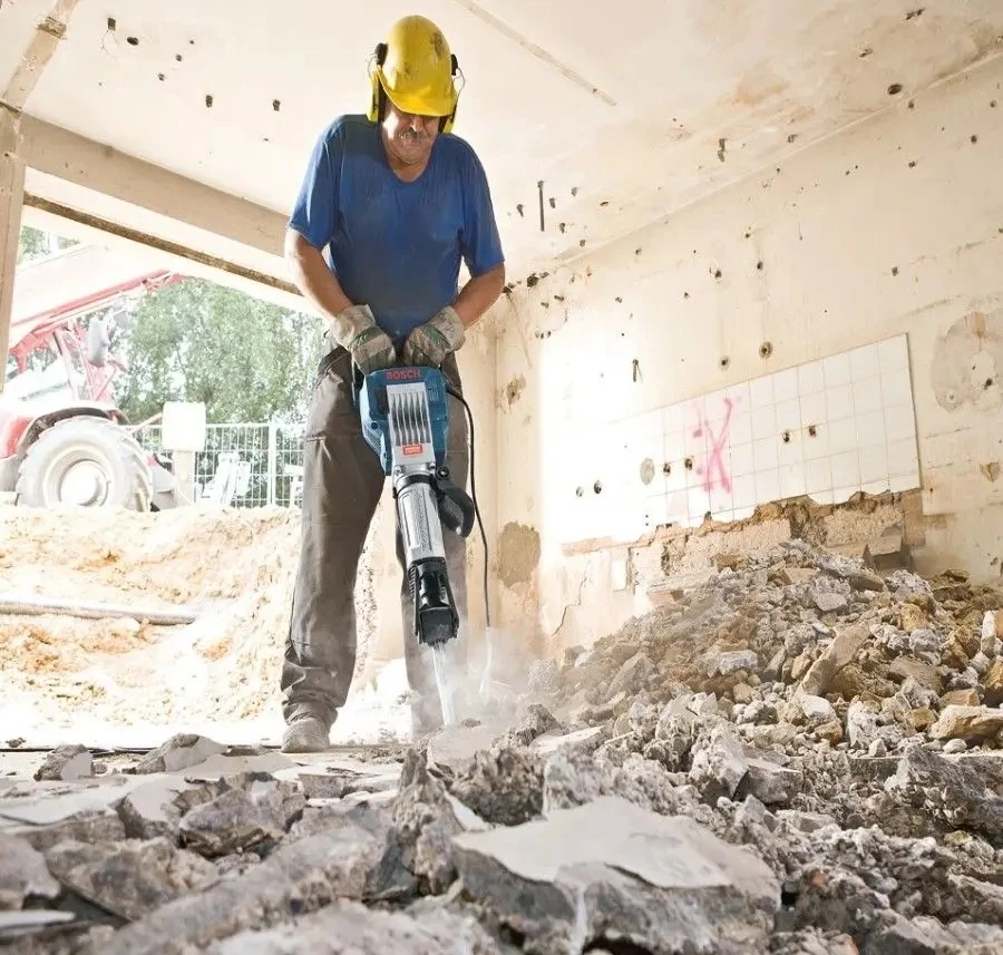 BOSCH Kırıcı 1750W GSH16-28 Uç Hediyeli