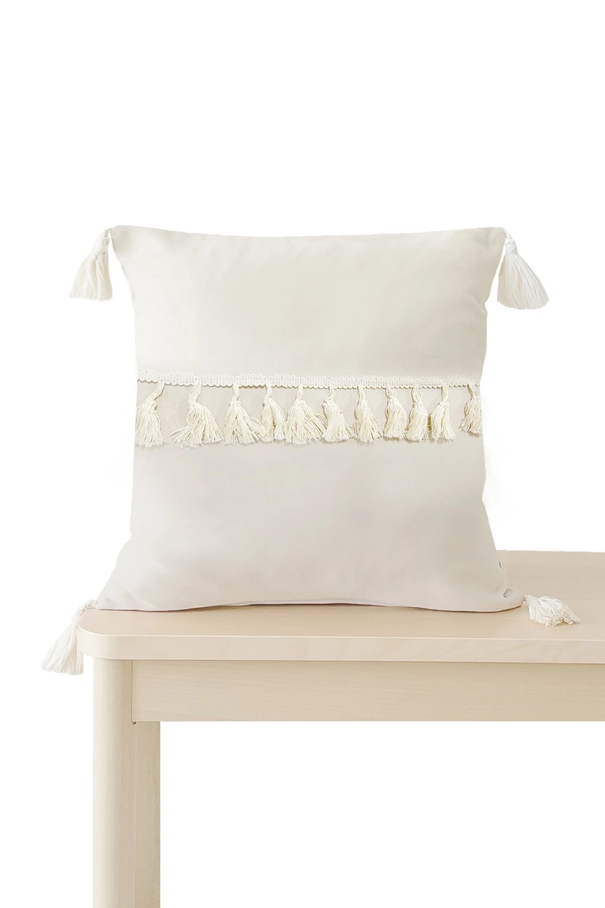 Kırlent Kılıfı Püsküllü Düz Beyaz 43x43cm