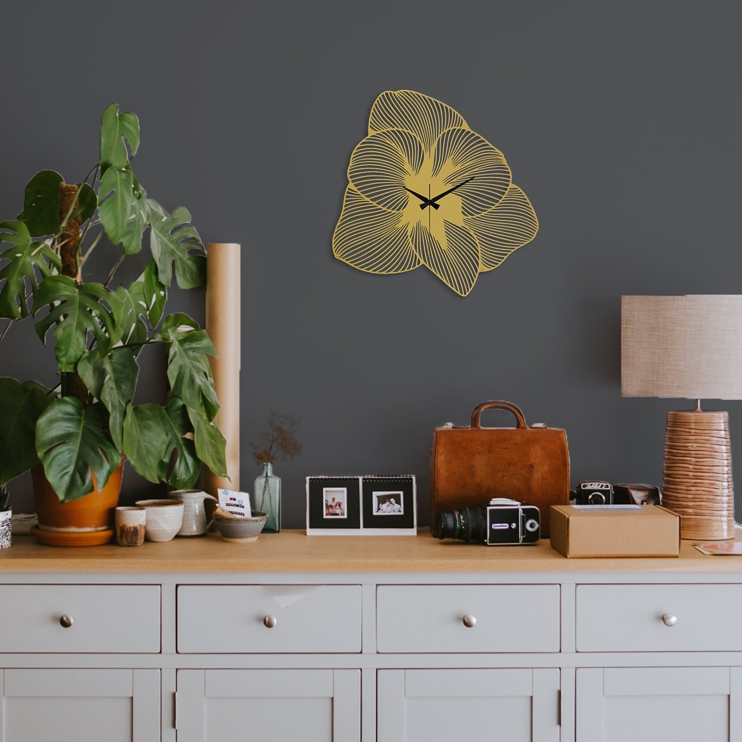 Azalea Metal Duvar Saati Antik Altın 49*49cm