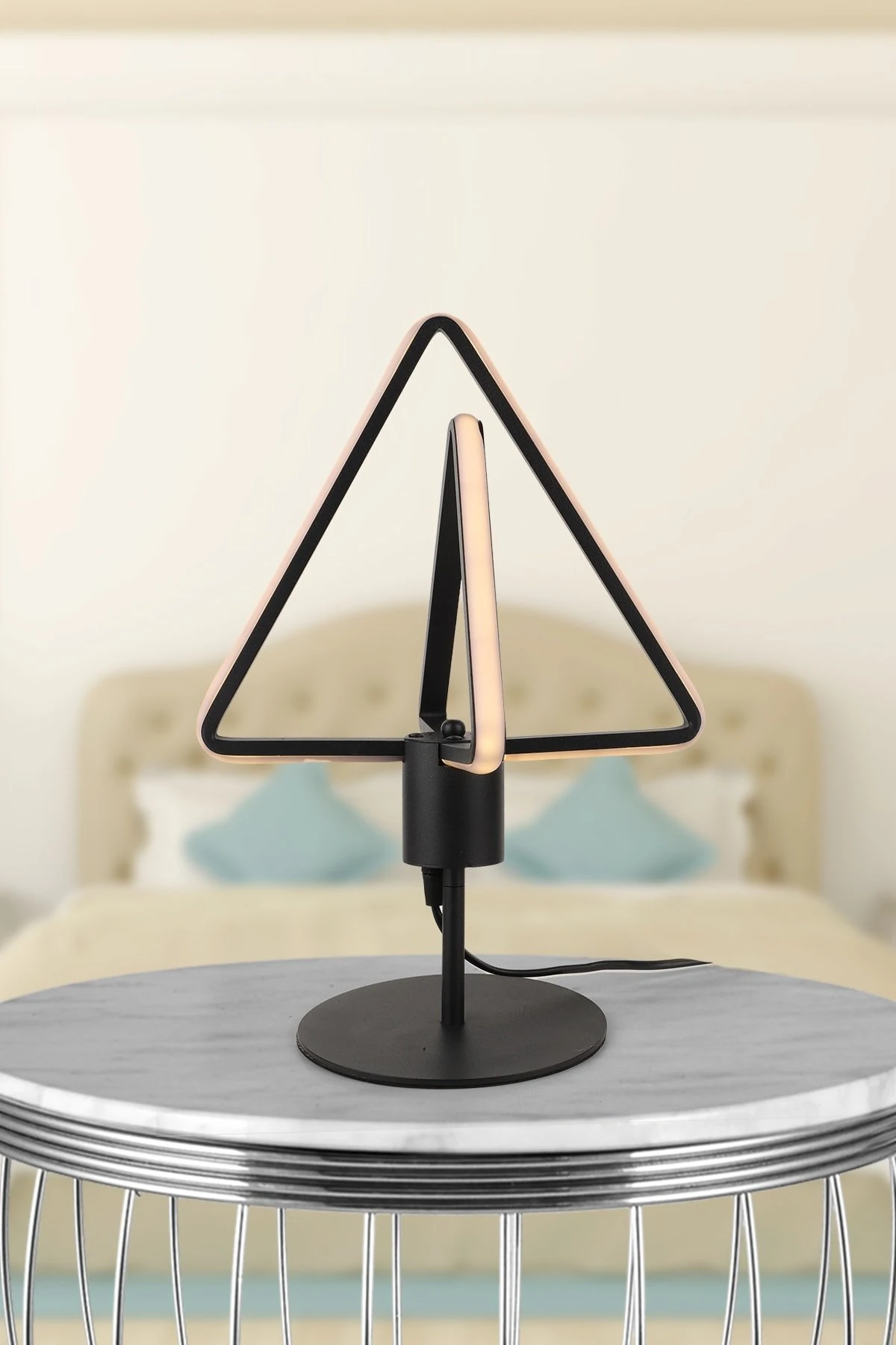 Masa Lambası Ledli Barış Siyah