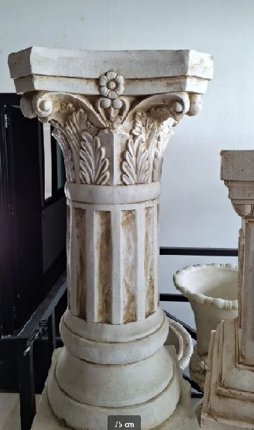 Dekoratif Sütün İşlemeli Beyaz