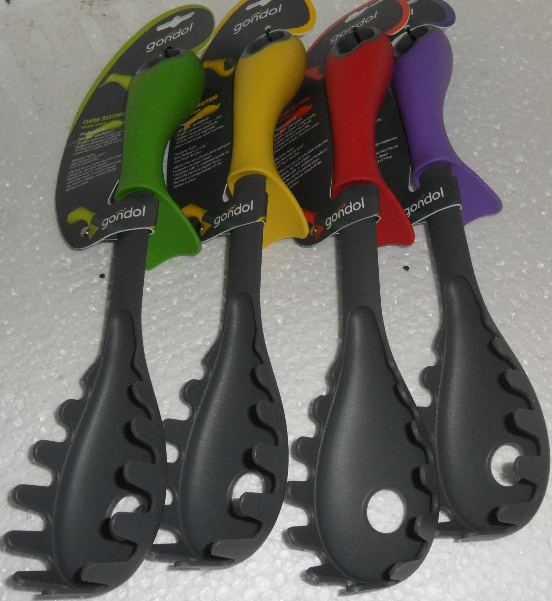 Yanmaz Makarna Kepçesi