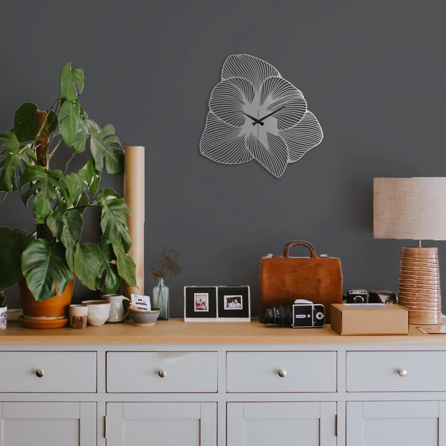 Azalea Metal Duvar Saati Gümüş 49*49cm