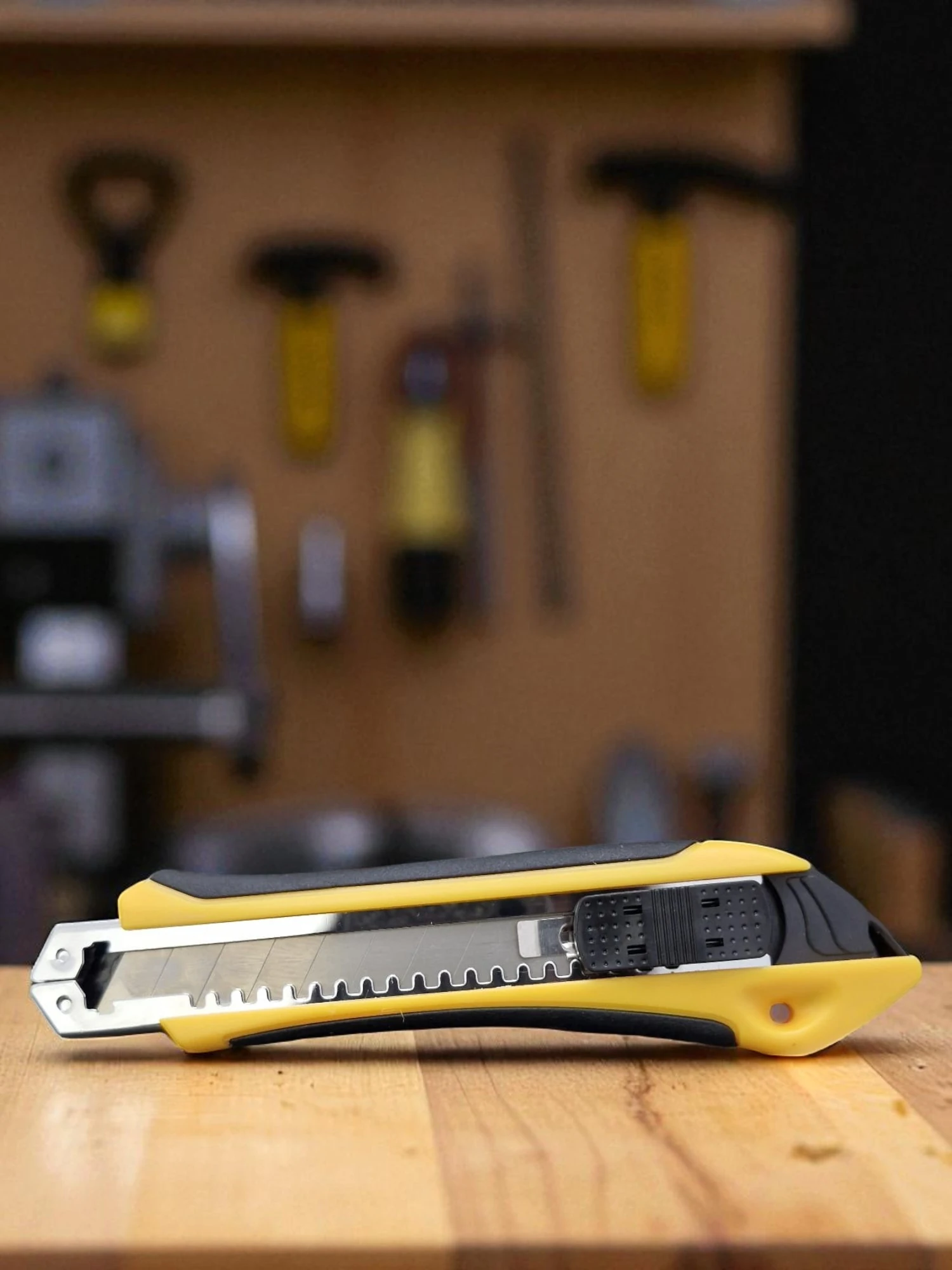 Maket Bıçağı 3 Bıçak Yedekli 18mm