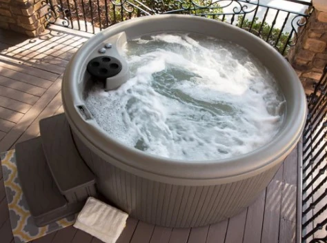 Aptos Arctic White Shell With Espresso+Round Cover