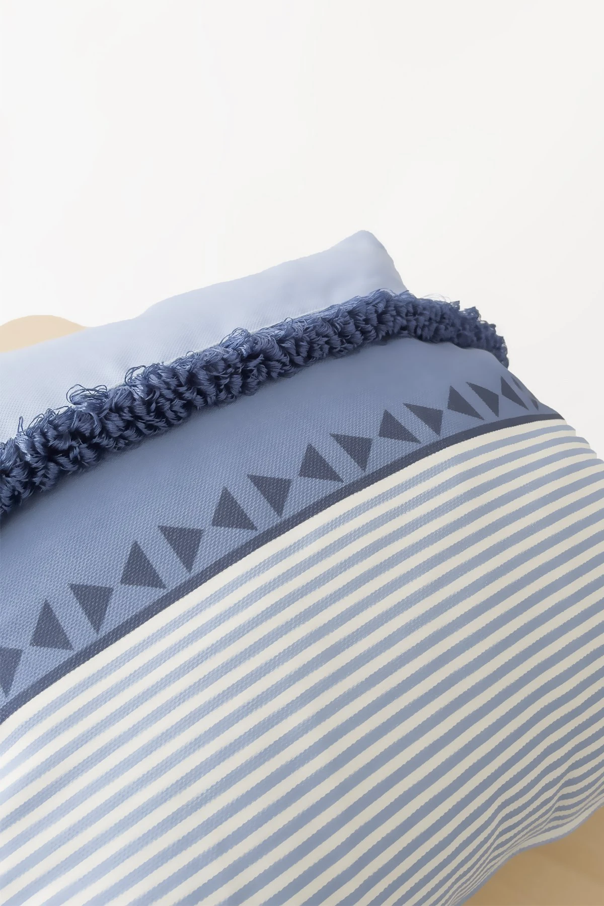 Kırlent Kılıfı Püsküllü Mavi Beyaz Desen 43x43cm