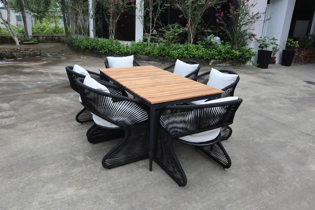Asian IP Table + 6 Chairs Black Cream Cushion