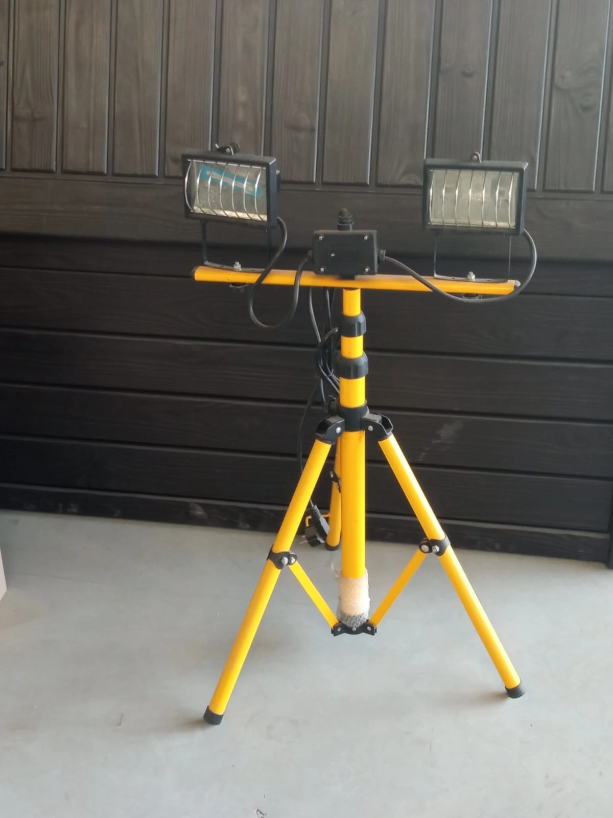 Ayaklı Projektör 2*54W. Halojen Lambalı 50-150 cm.