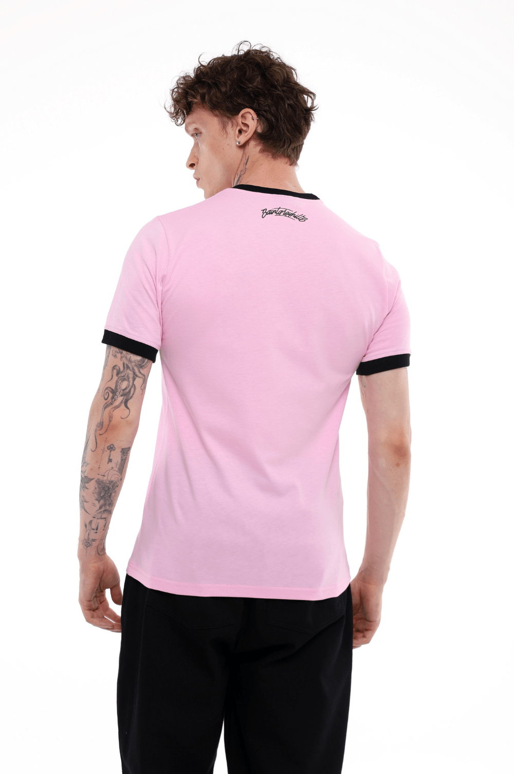 S-LINE PEMBE SLIM FIT TİŞÖRT— Minimal Nakış Detaylı Erkek (%100 Pamuk)