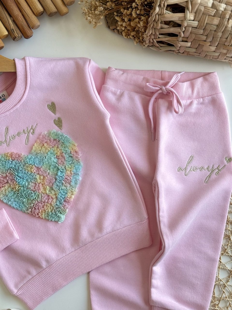 Kalp Detay Sweatshirt ve Eşofman Takımı-Pembe