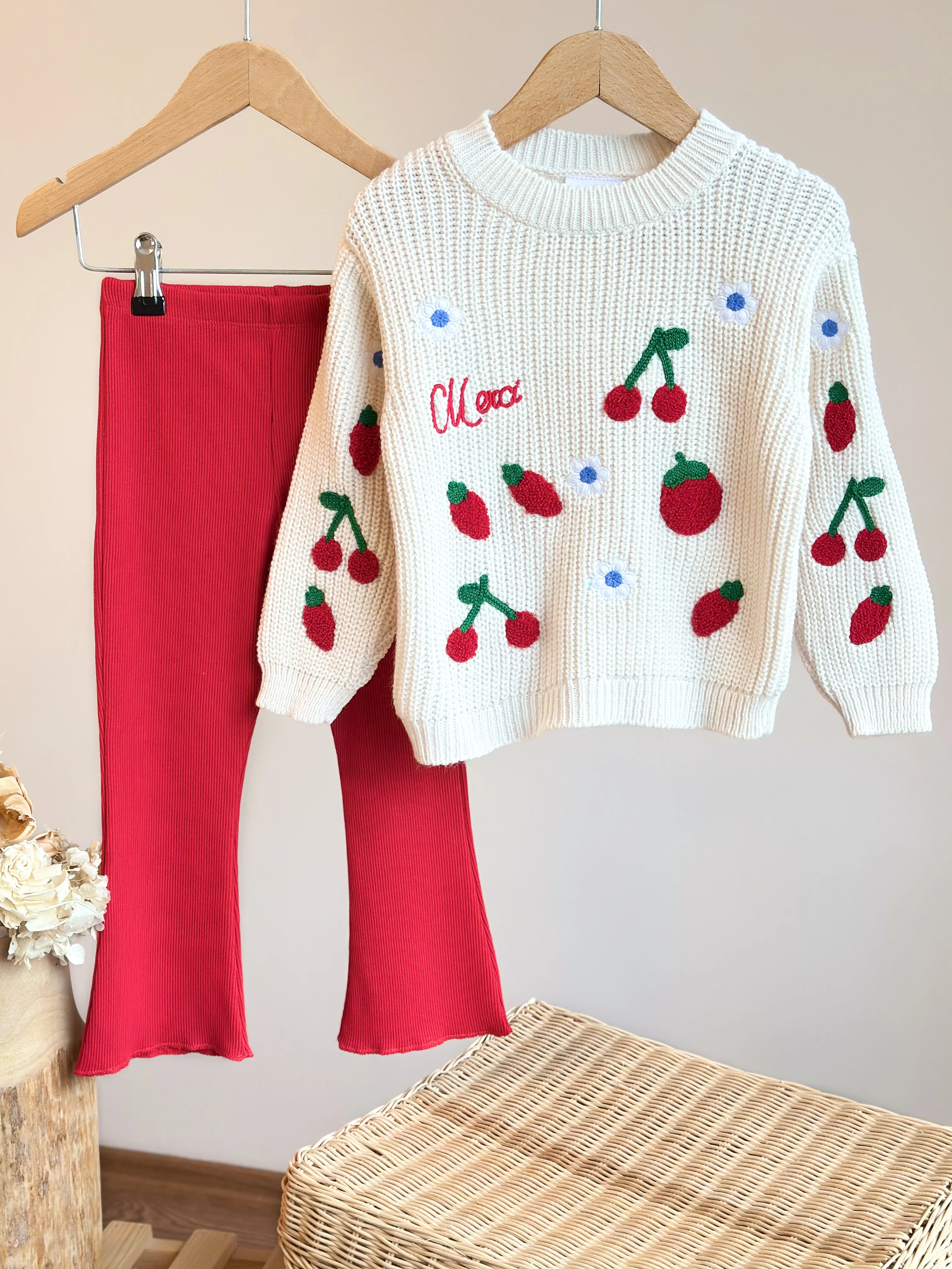 MERCİ CHERRY Meyve Nakışlı Triko ve İspanyol Kesim Tayt Takım