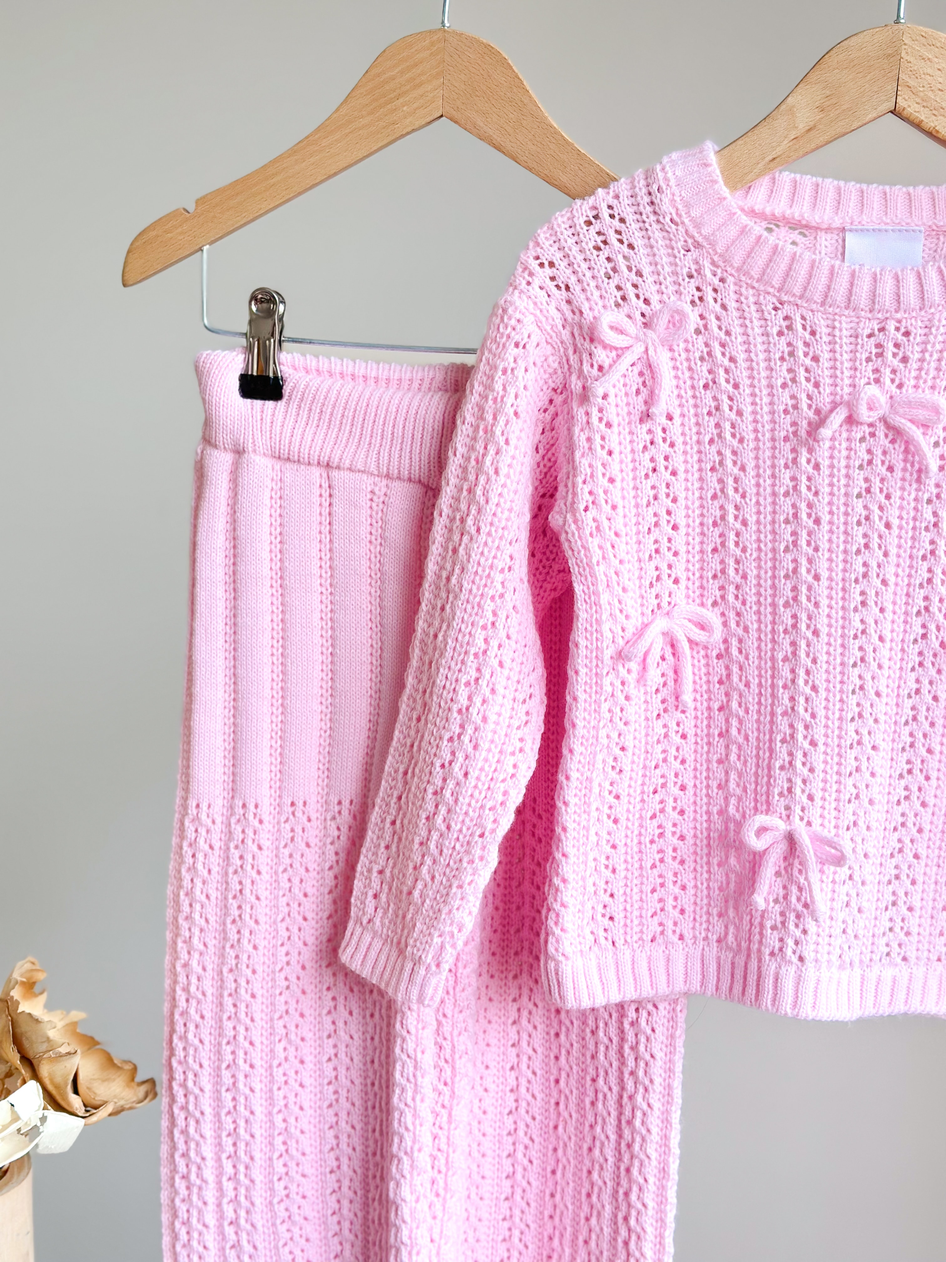 Fiyonk Detaylı ve Nakışlı Triko ve Beli Lastikli Triko Pantolon Takım - Pembe