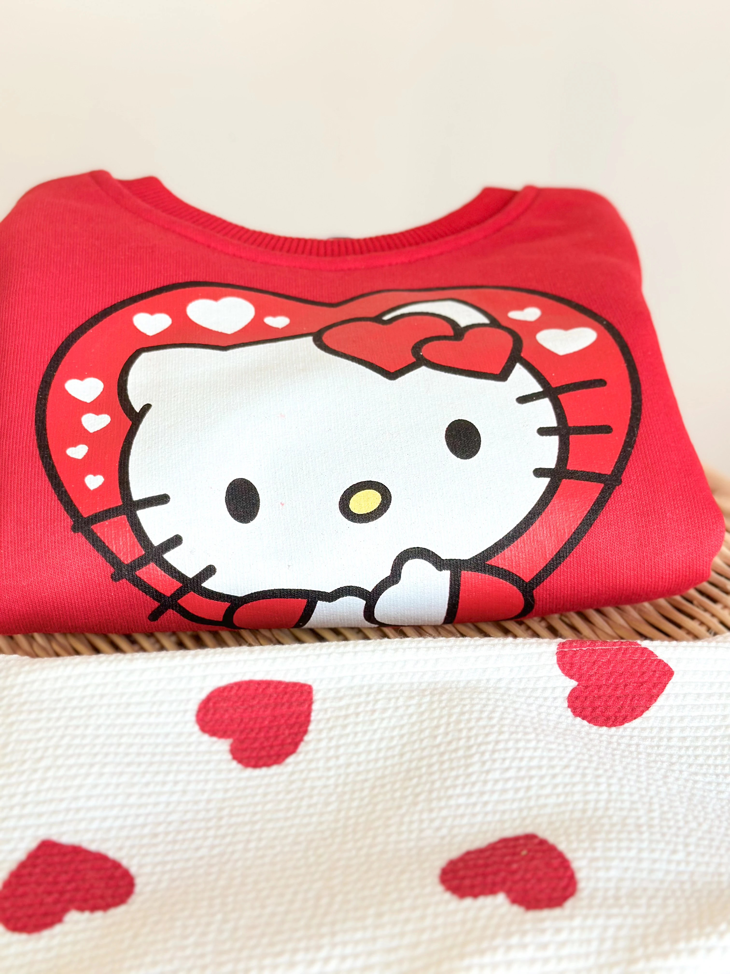 Karakter Baskılı Sweatshirt ve Kalp Baskılı Tayt Takım