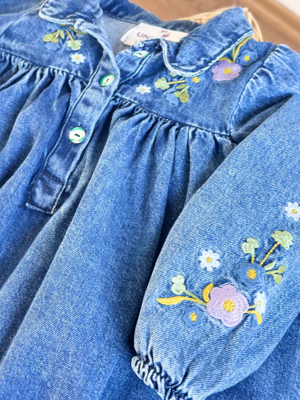 Çiçekli Nakış Detaylı Yumuşak Dokulu Kot Elbise 