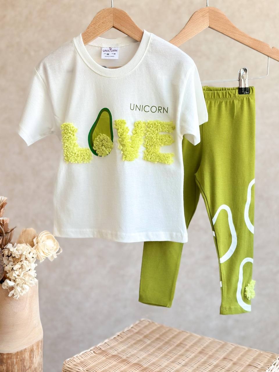LOVE & AVACADO 3 Boyutlu Kız Çocuk T-Shirt ve Tayt Takım