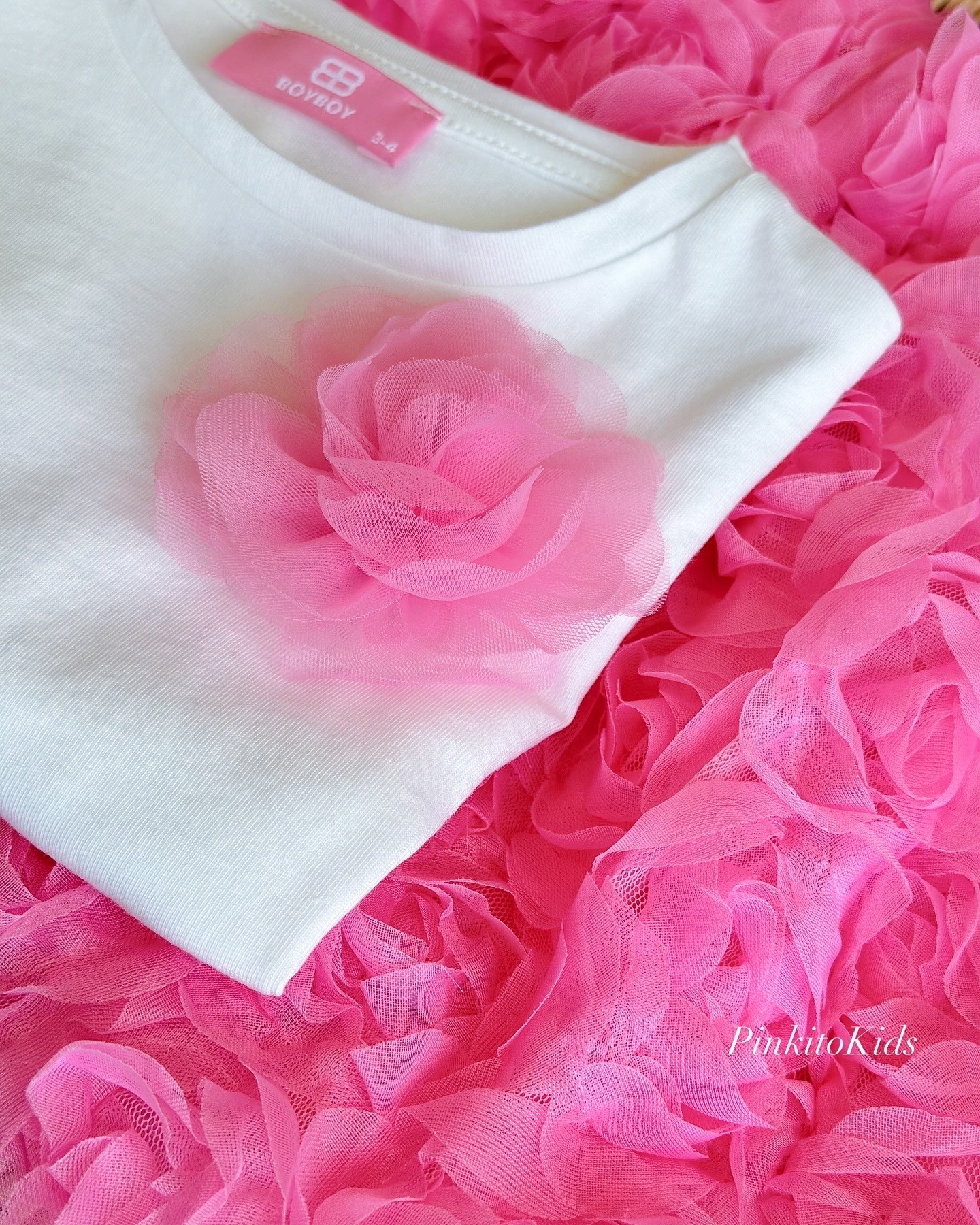 3 Boyutlu Gül Detaylı T-Shirt ve Balon Etek Takım
