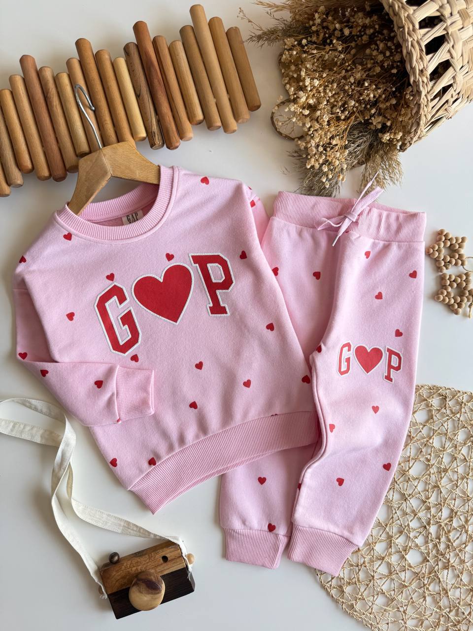 Kalp Baskılı Sweatshirt ve Eşofman Takım