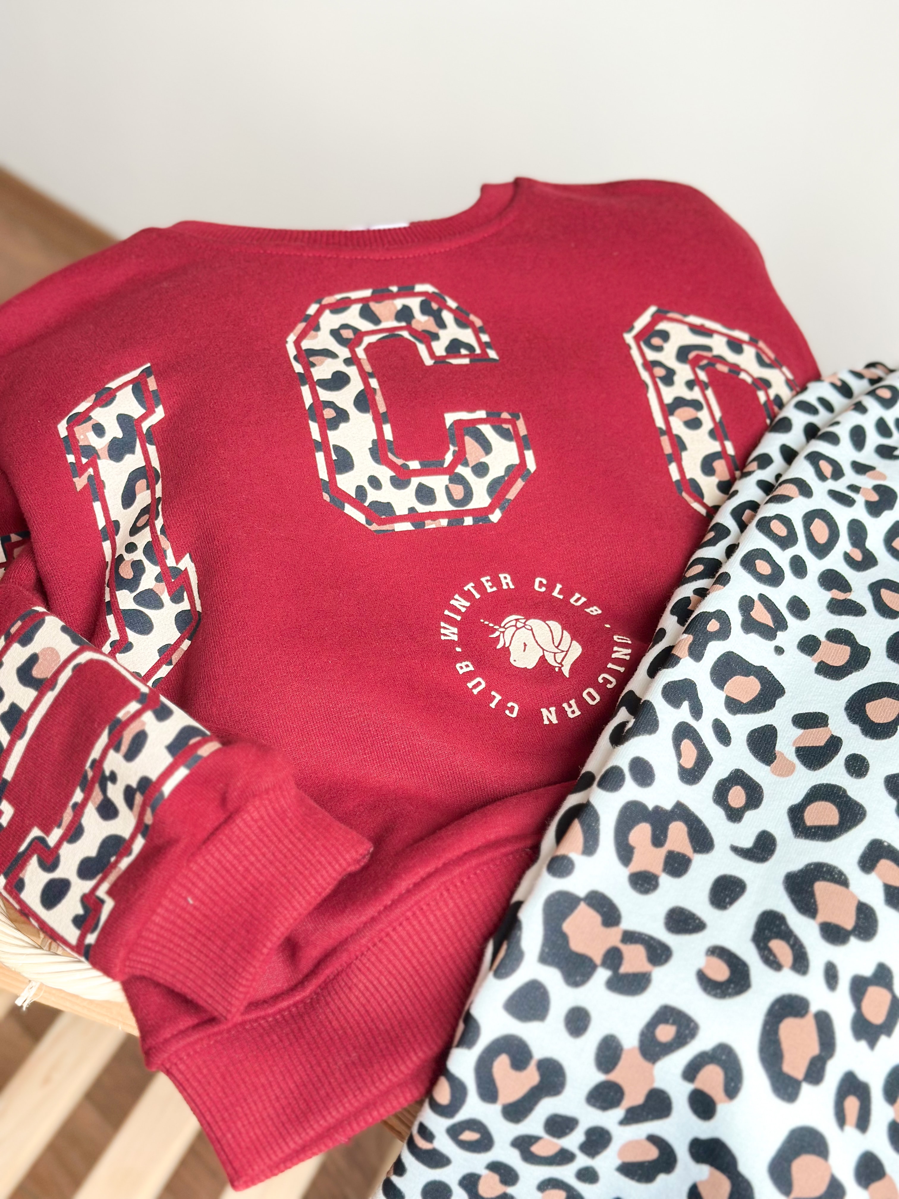 UNICORN WINTER Kol Yazı Detaylı Sweatshirt ve 3 İplik Leopar Baskılı Eşofman Takım 