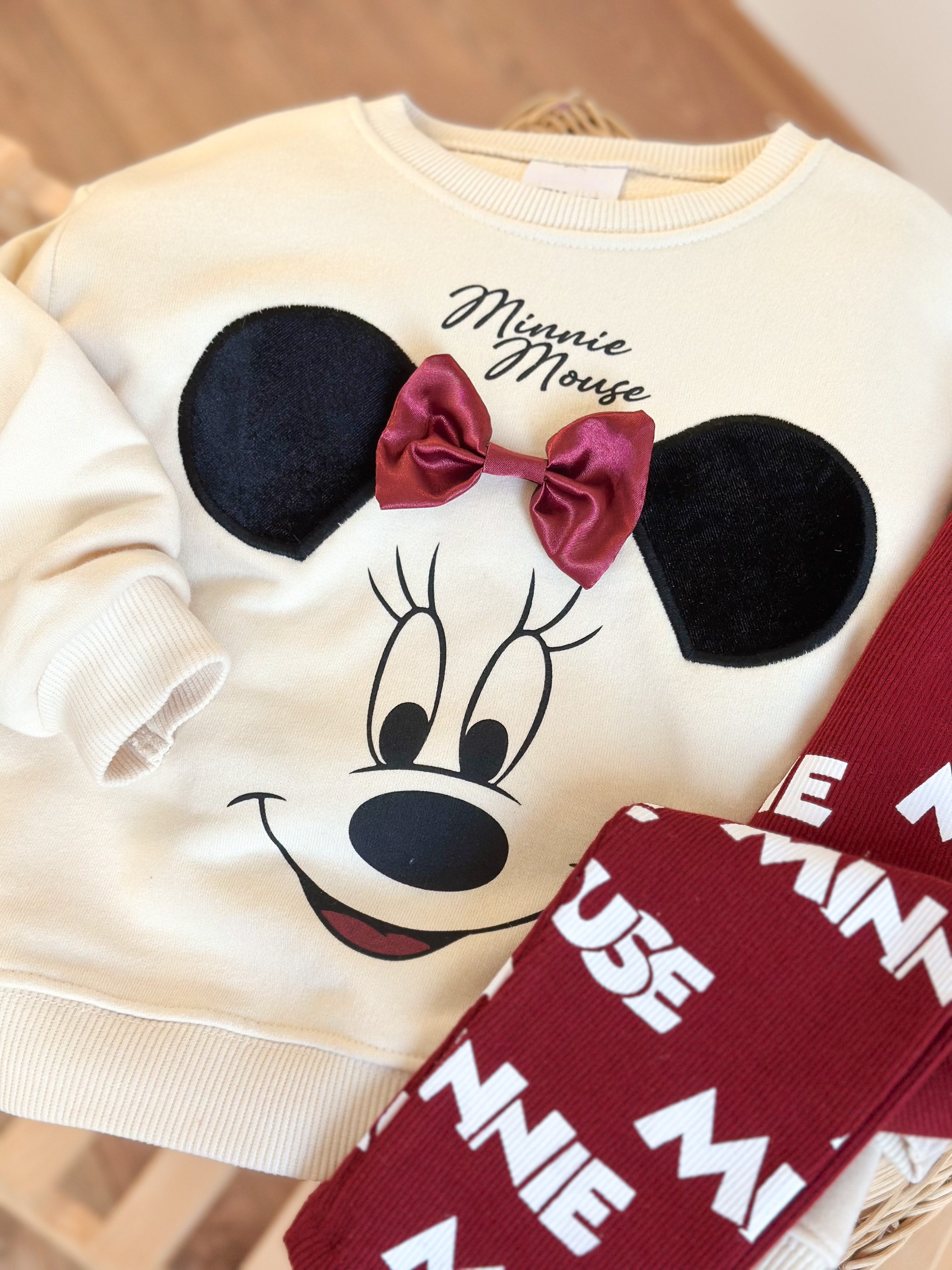 3D Fiyonk ve Kulak Detaylı Sweatshirt ve Tayt Kız Çocuk Takım