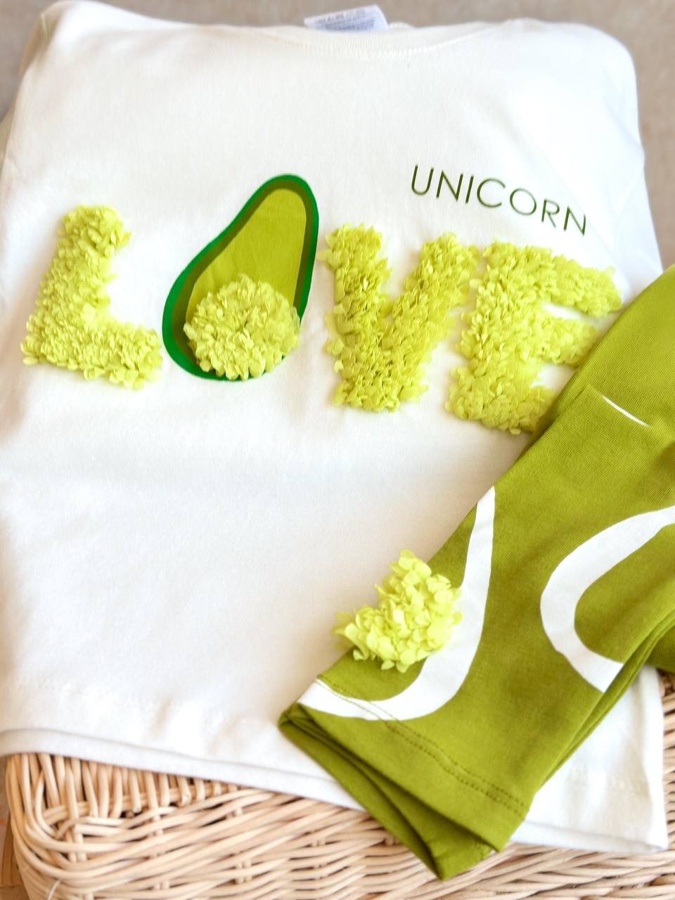 LOVE & AVACADO 3 Boyutlu Kız Çocuk T-Shirt ve Tayt Takım