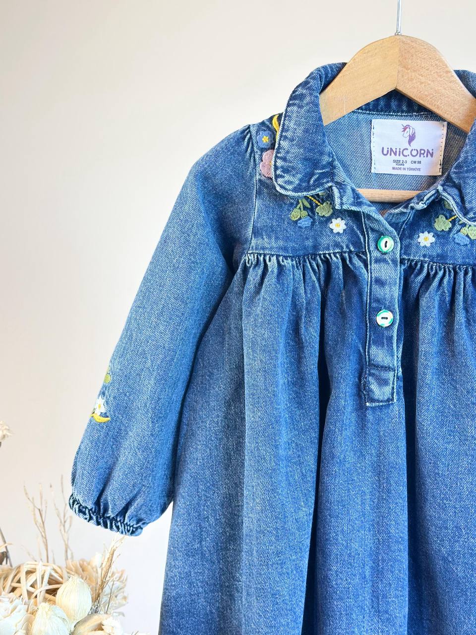 Çiçekli Nakış Detaylı Yumuşak Dokulu Kot Elbise 