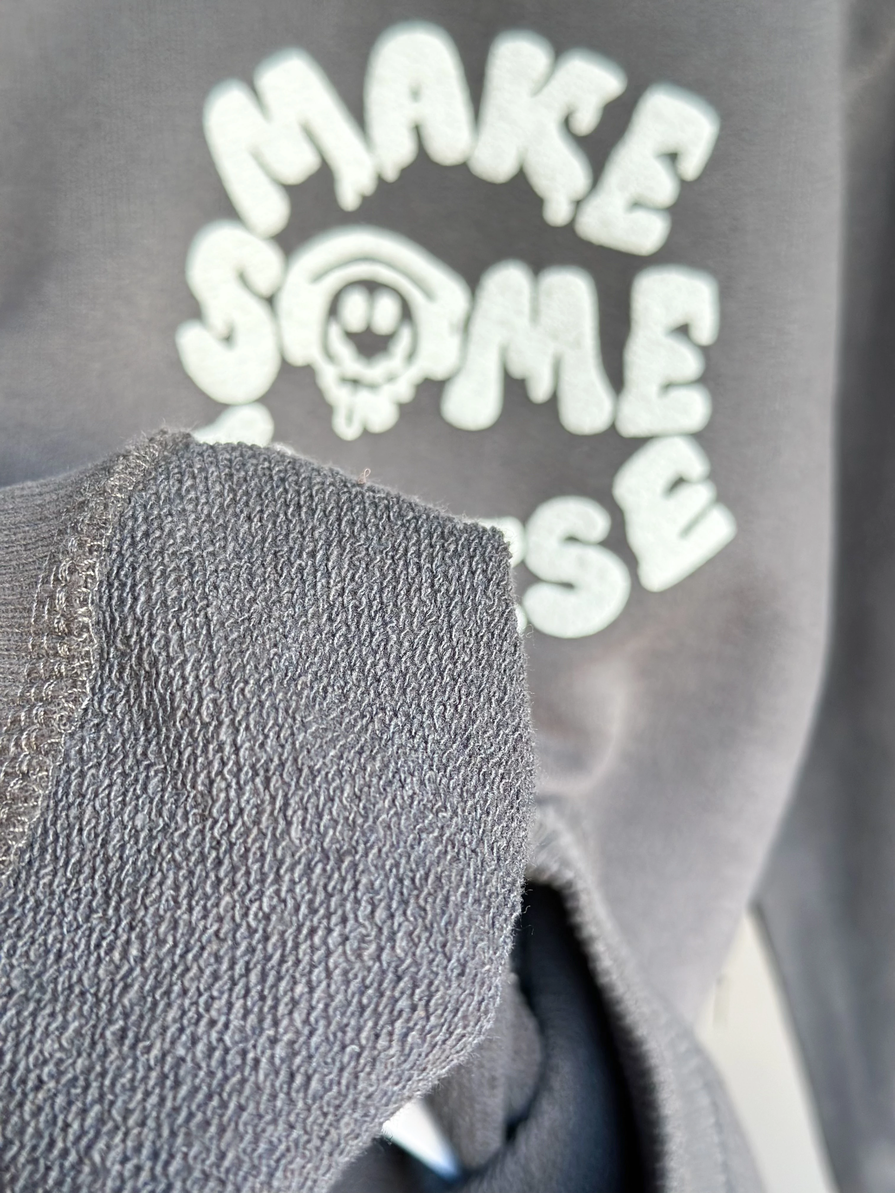 MAKE SOME NOISE Baskılı Swetshirt ve Çizgili Pantolon Takım