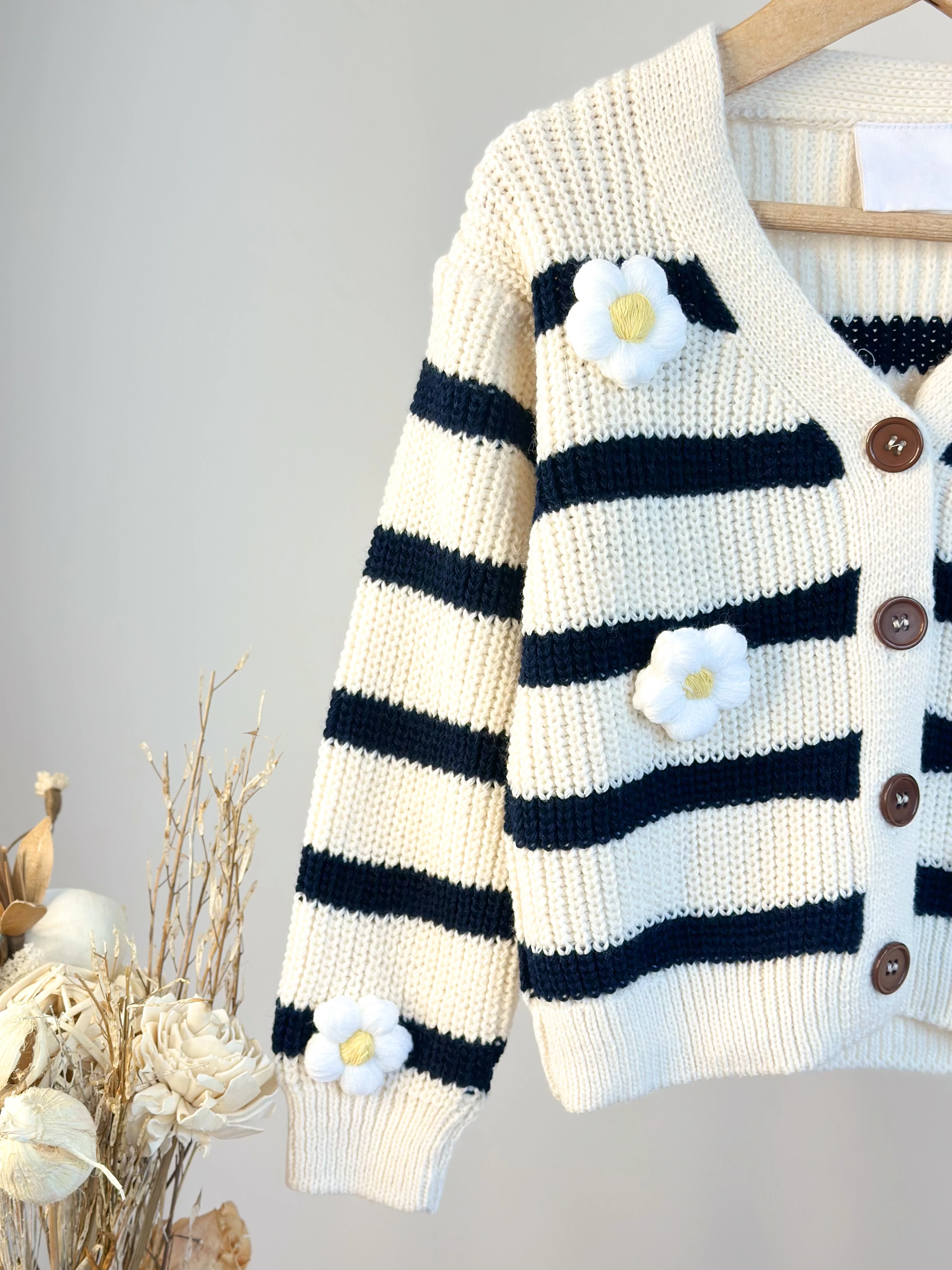 Örgü Papatya Detaylı Triko Hırka ve Pantolon Takım 