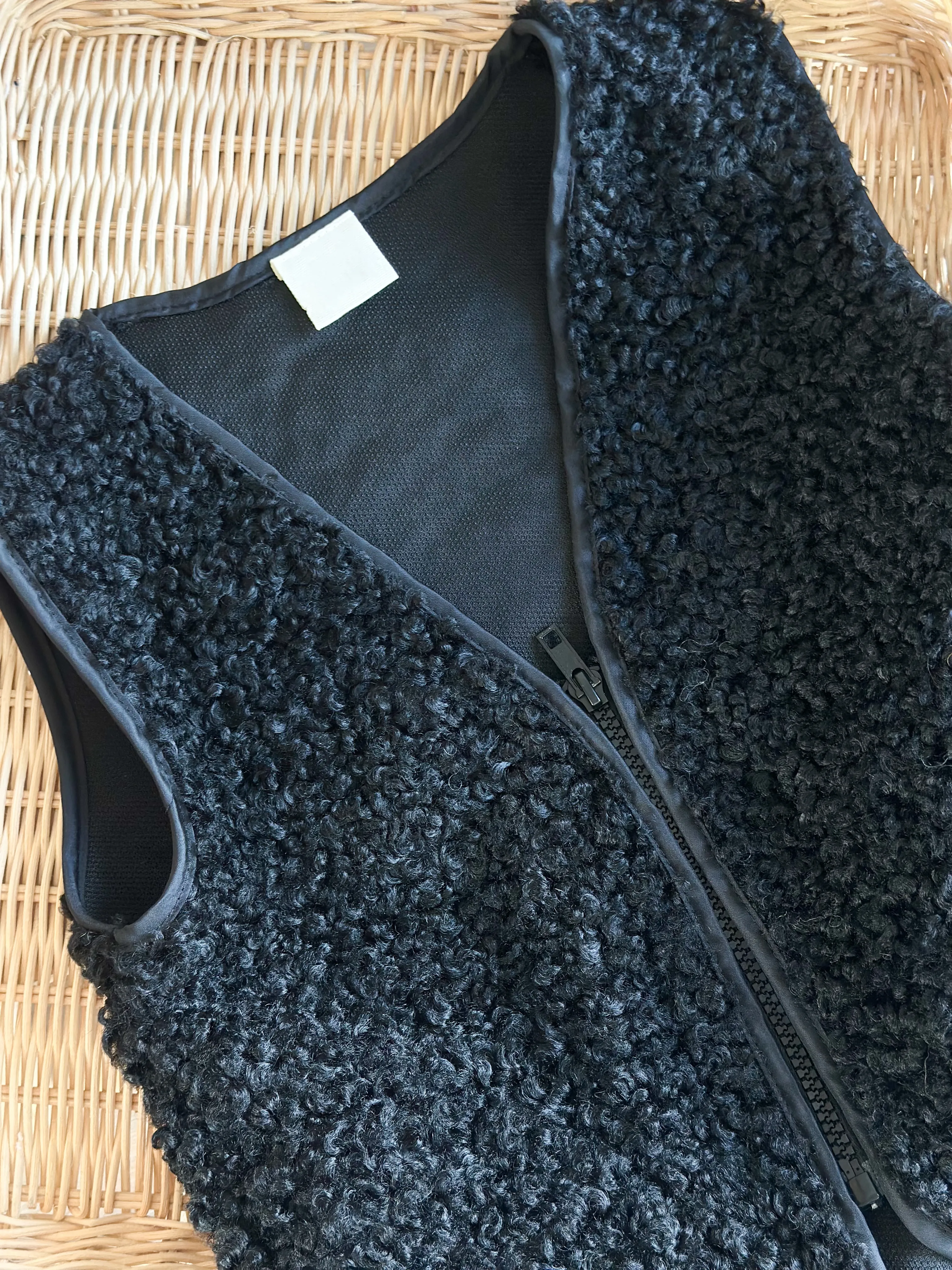 HOGGET Yumuşak Dokulu Yelek-Siyah