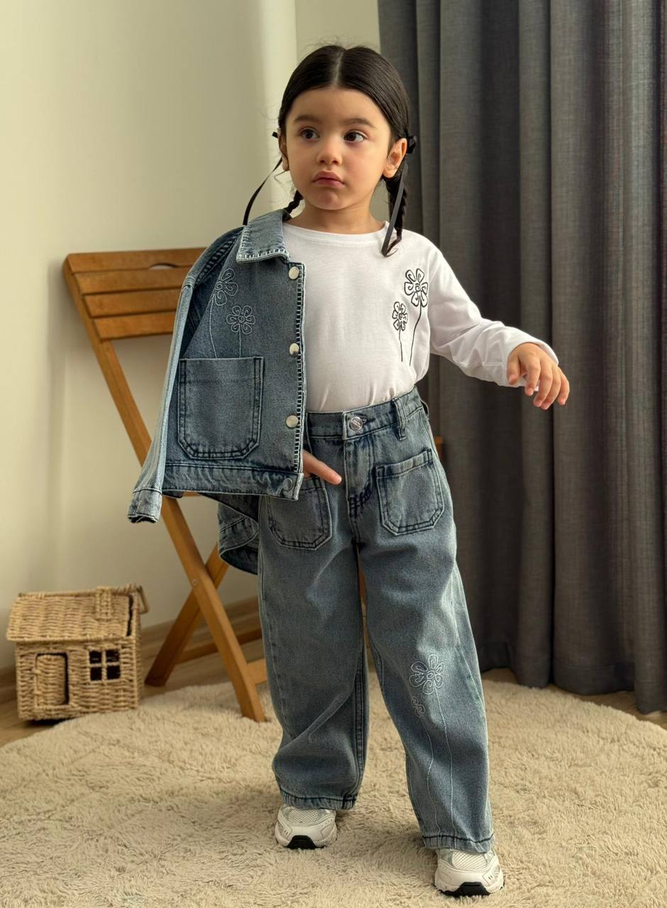 Çiçek Nakışlı Denim Takım