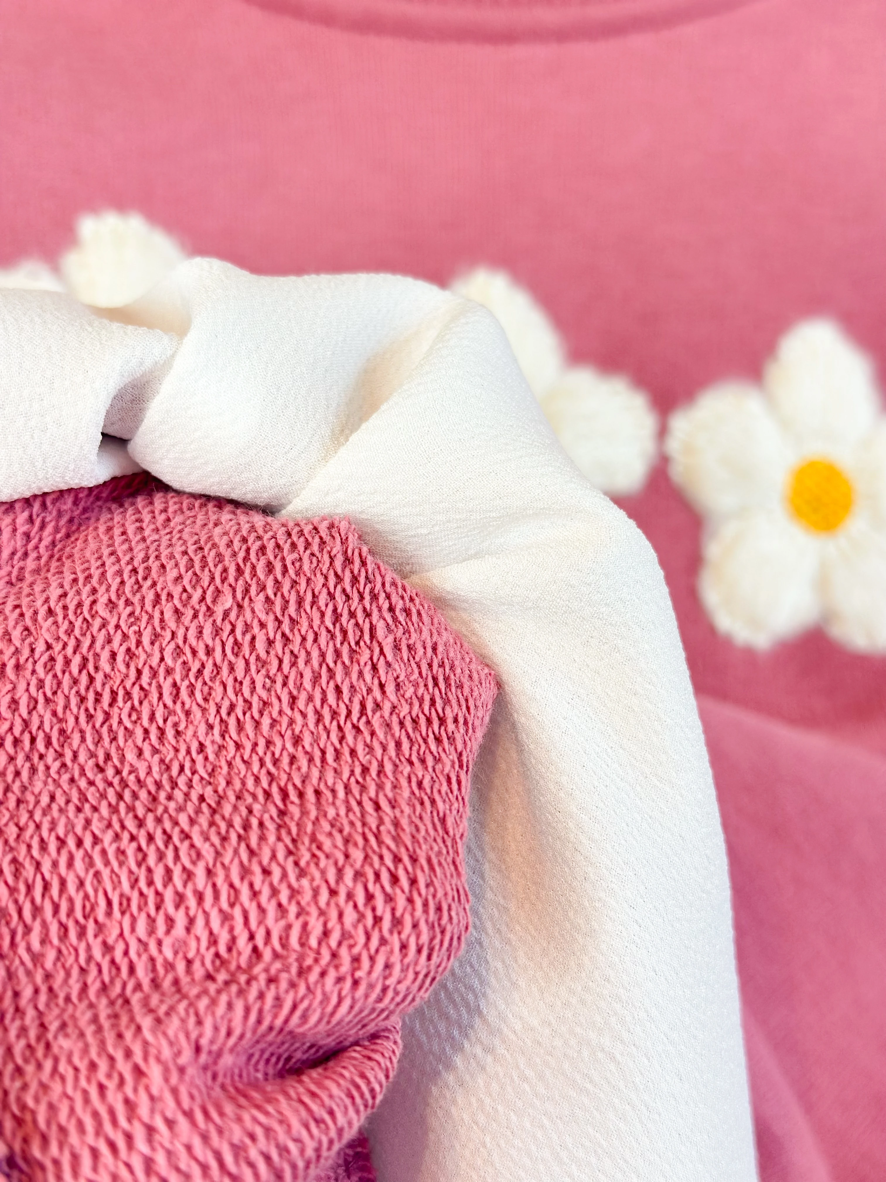 Gömlek Detaylı Çiçek Nakışlı Sweatshirt ve İspanyol Paça Takım