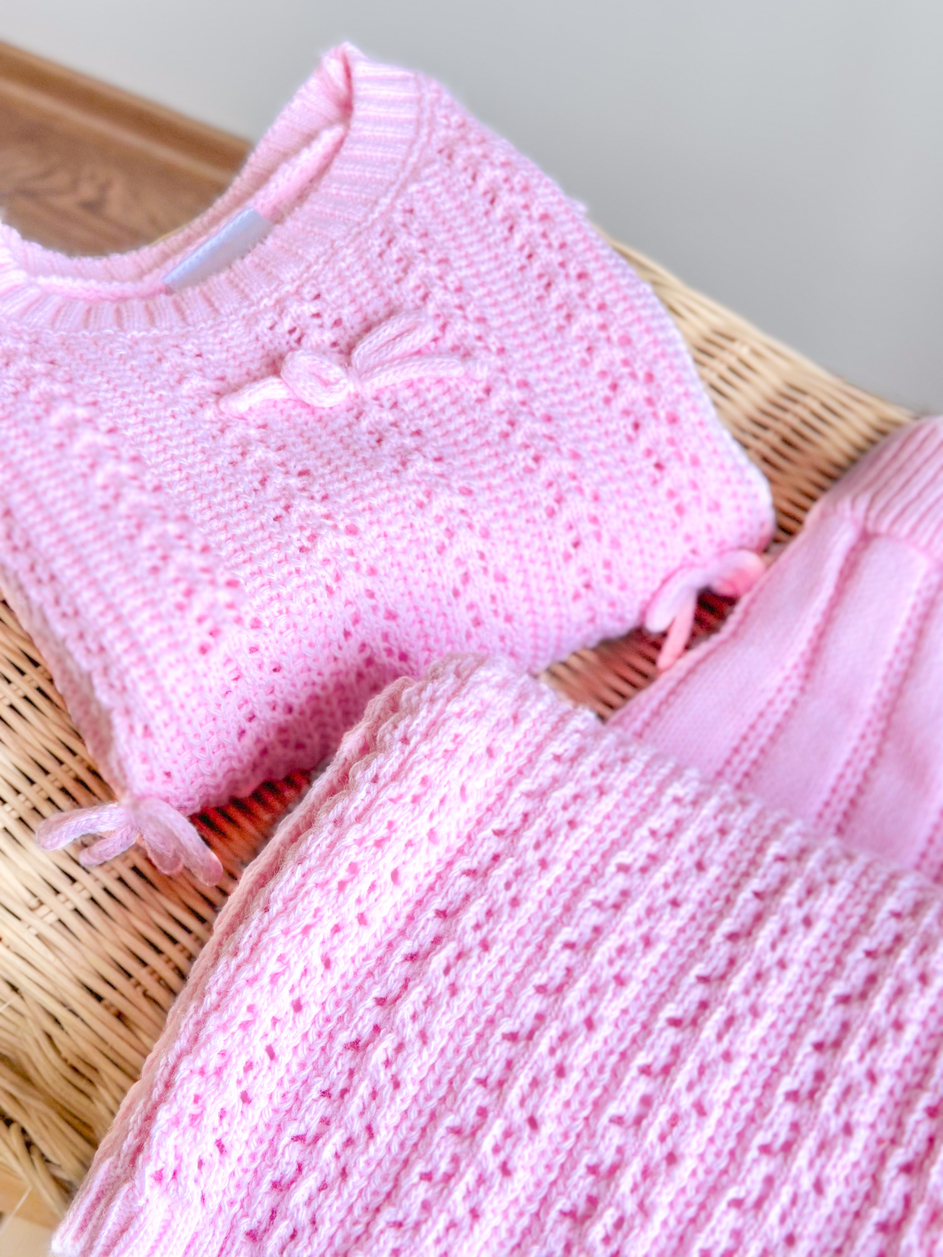 Fiyonk Detaylı ve Nakışlı Triko ve Beli Lastikli Triko Pantolon Takım - Pembe