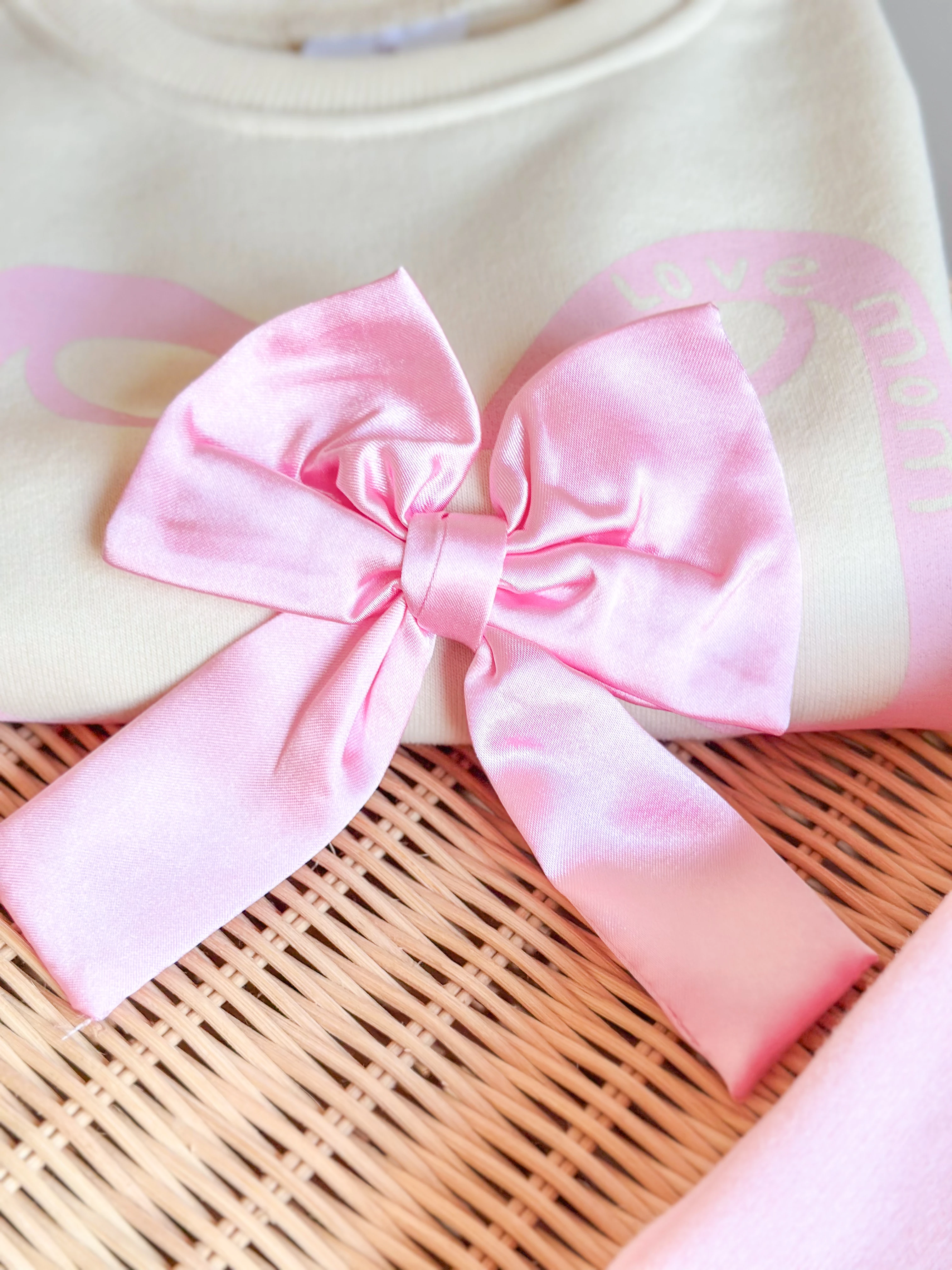 LOVE MOM Fiyonk Detaylı Sweatshirt ve Eşofman Takım