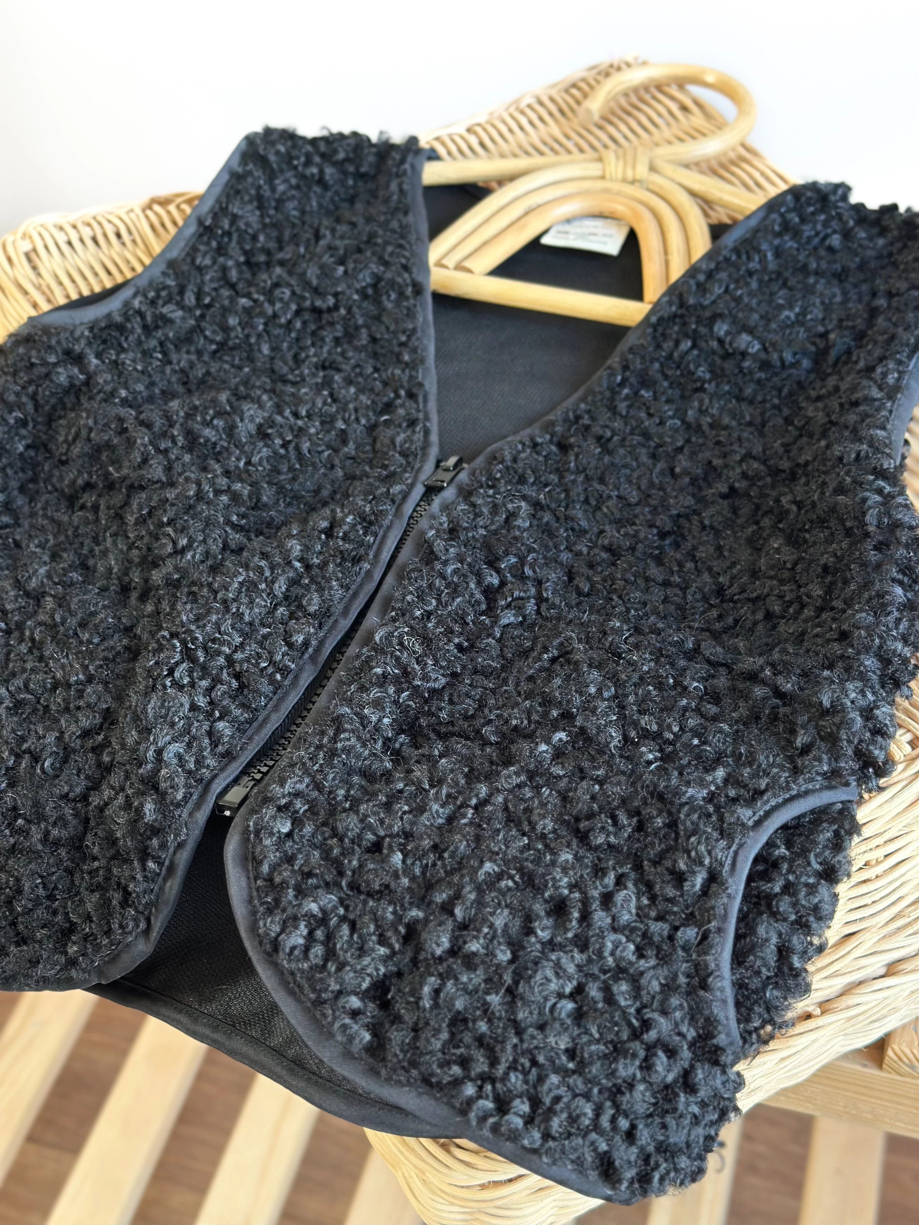 HOGGET Yumuşak Dokulu Yelek-Siyah