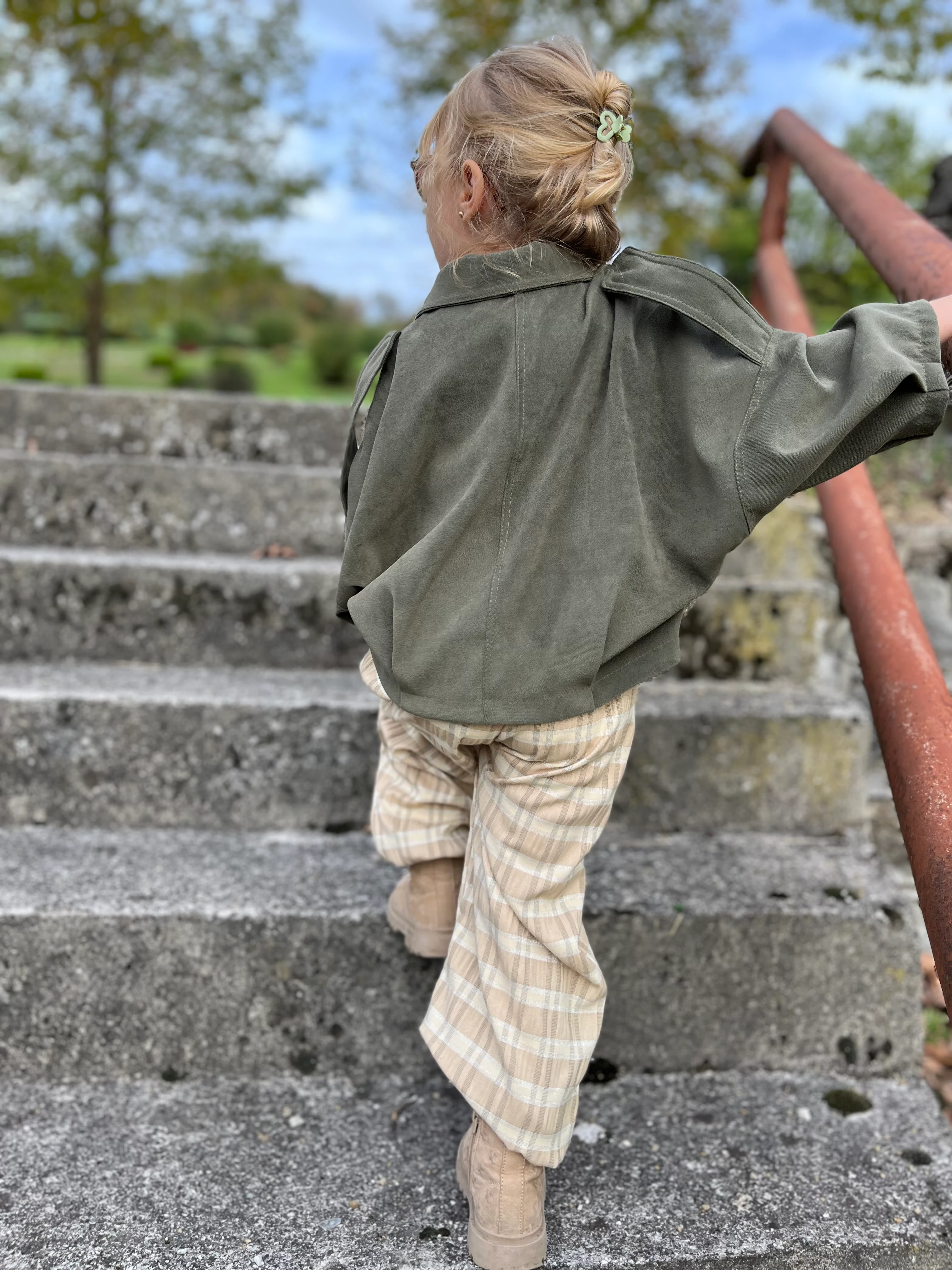 ADA Süet Görünümlü Bomber Ceket ve Gofre Pantolon Kız Çocuk Takım