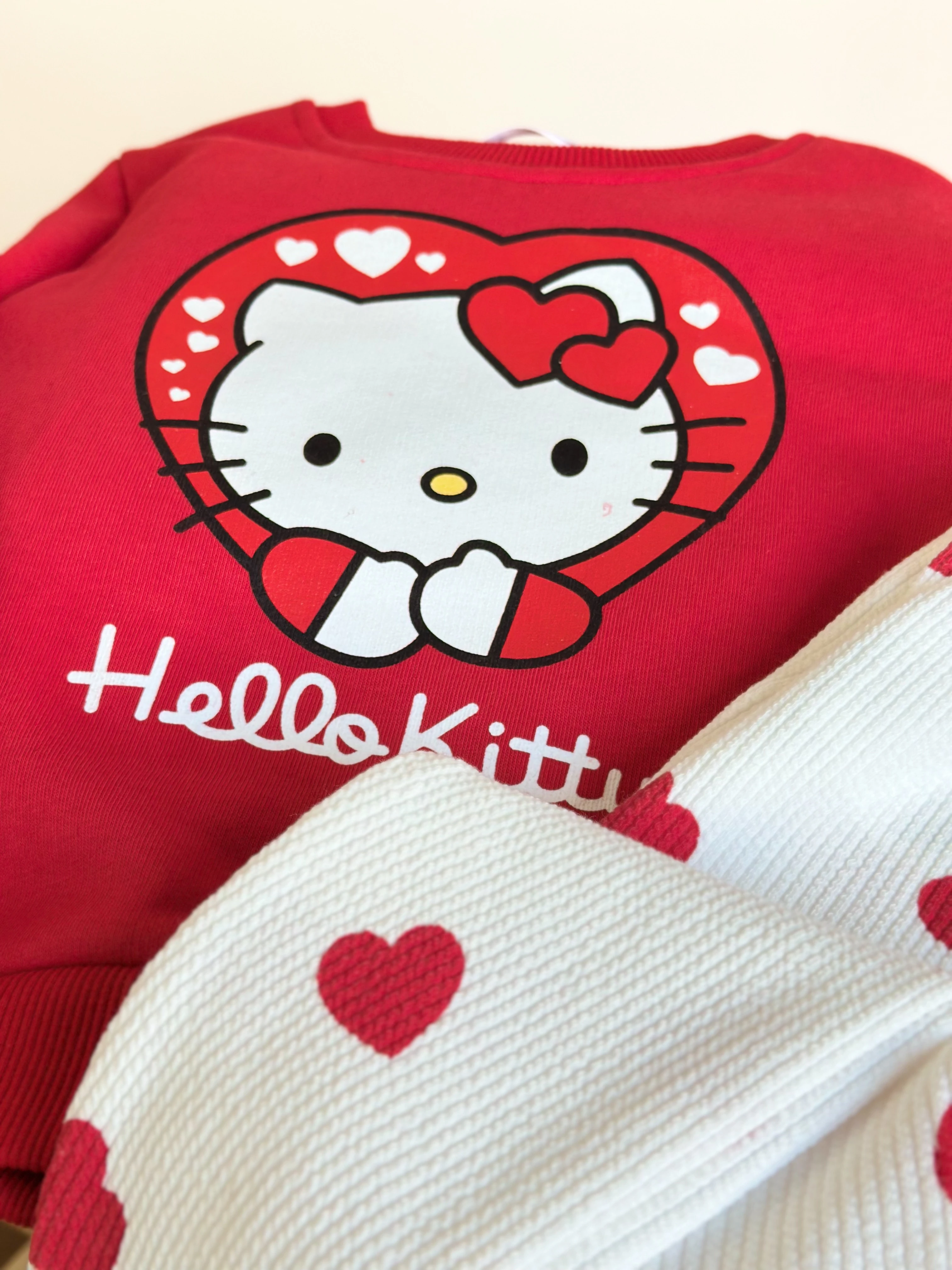 Karakter Baskılı Sweatshirt ve Kalp Baskılı Tayt Takım