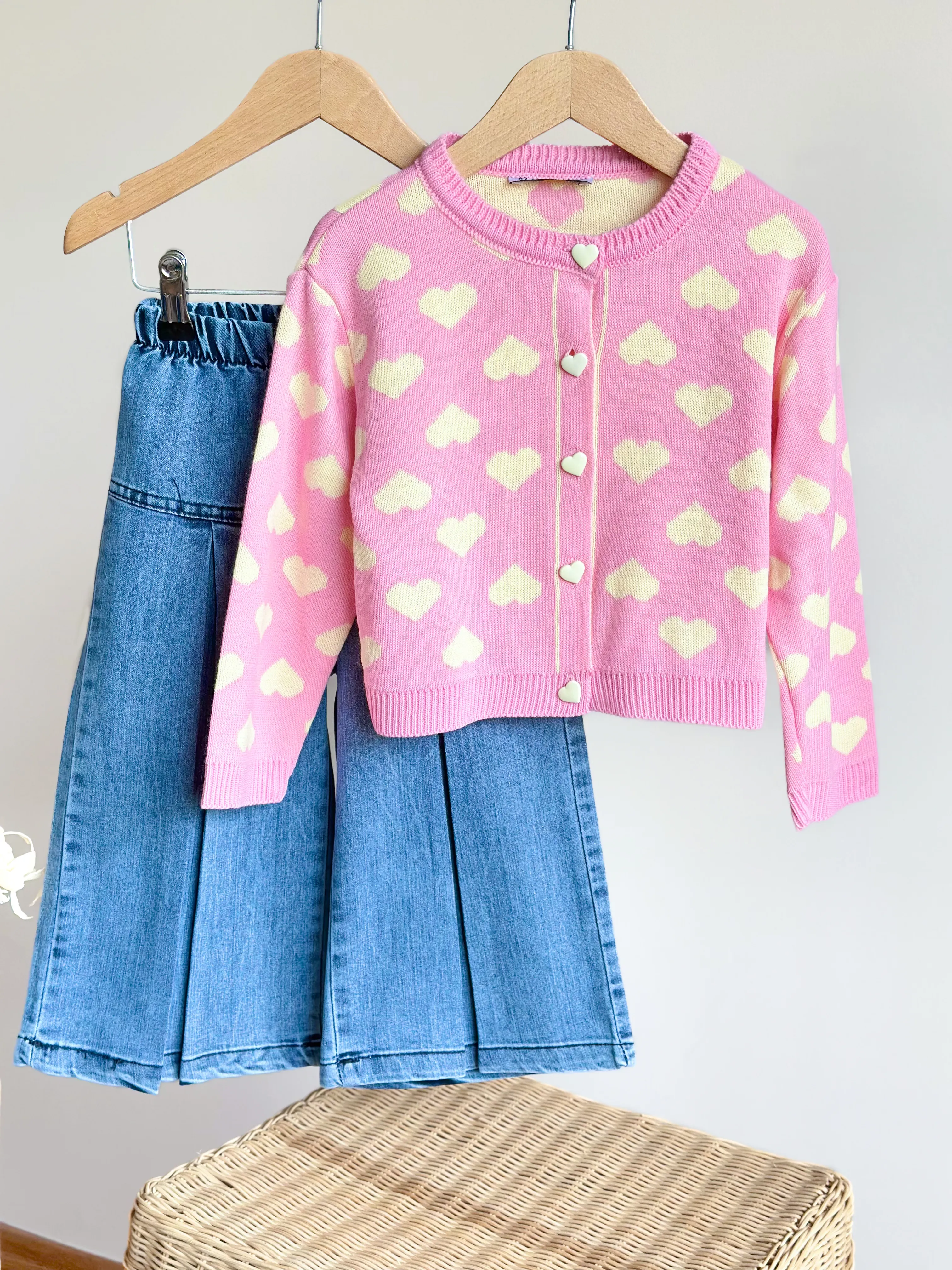 Kalpli Triko ve Denim Pantolon Takım