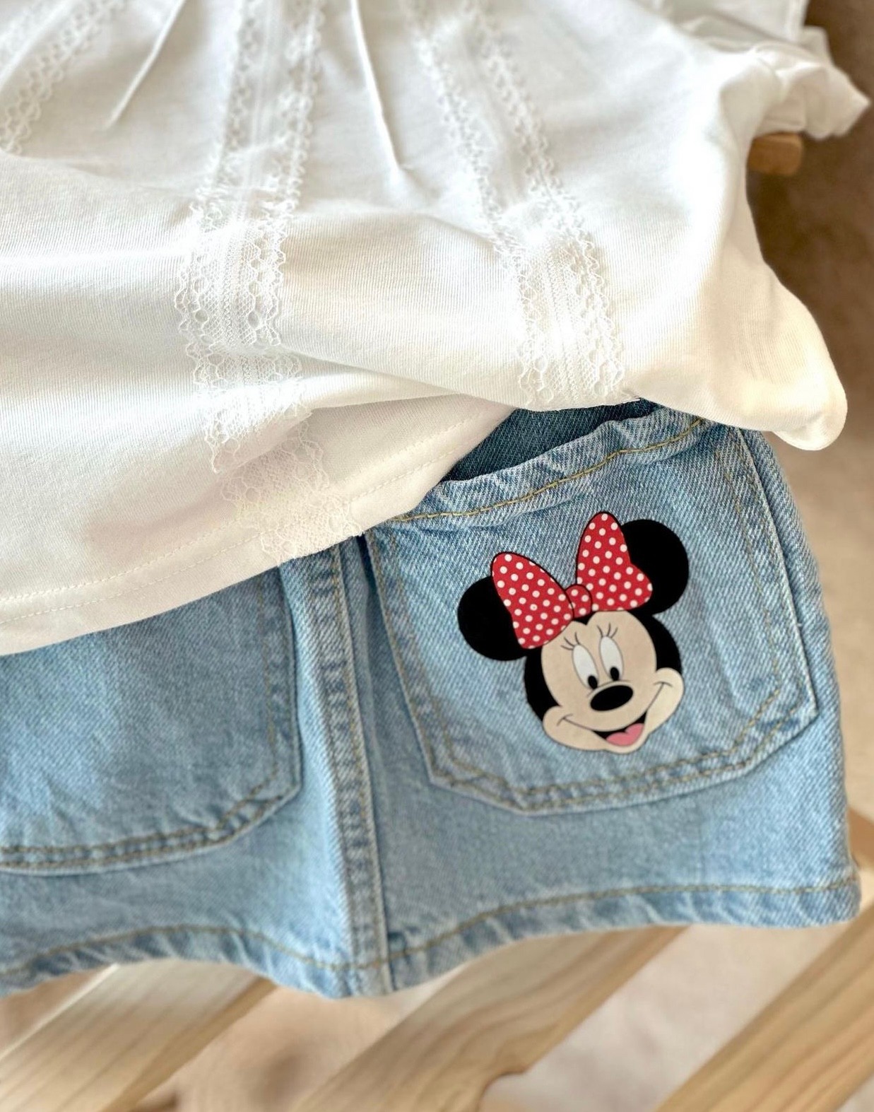 Minnie Baskılı Mini Denim Etek