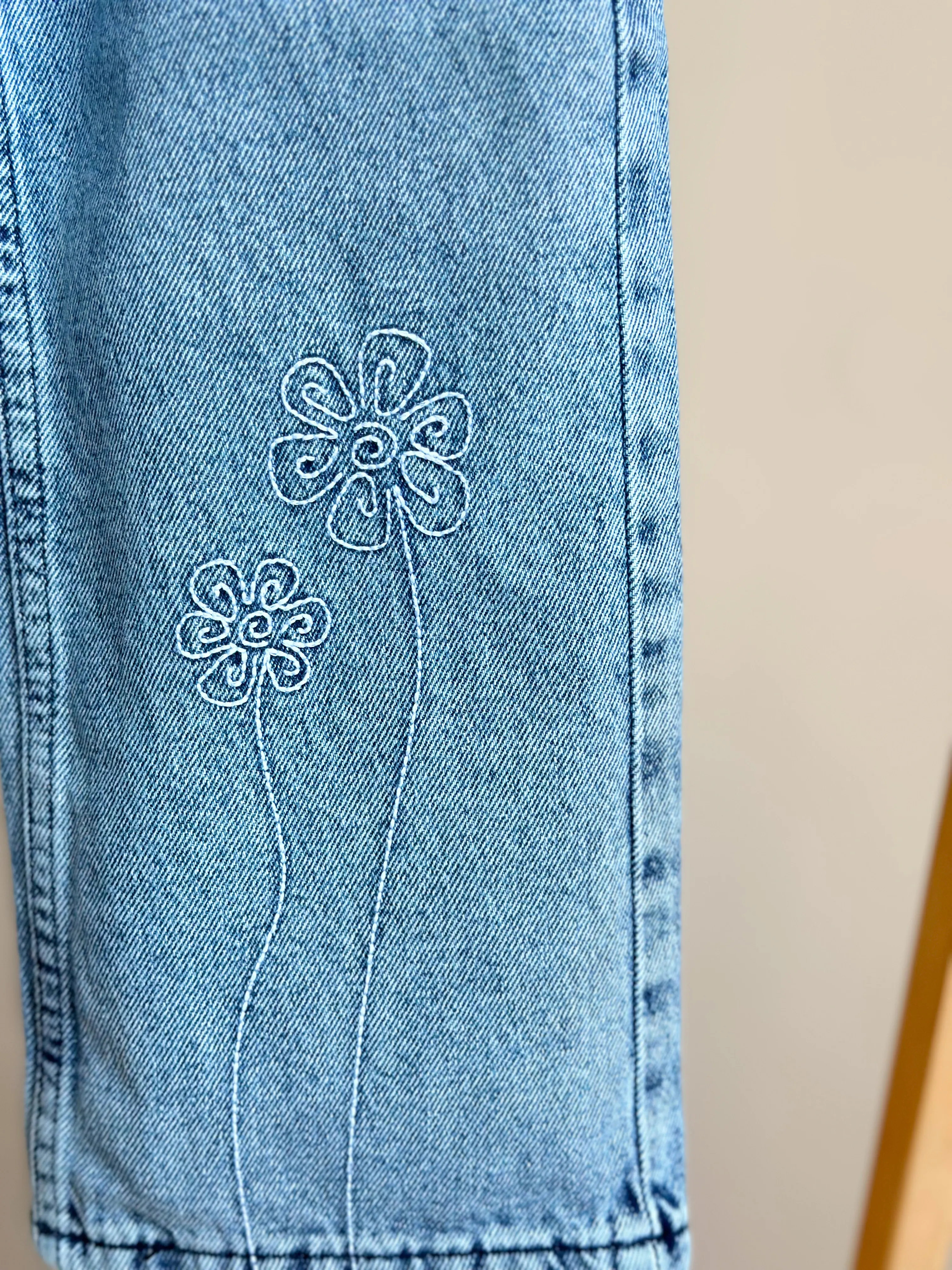 Çiçek Nakışlı Denim Takım