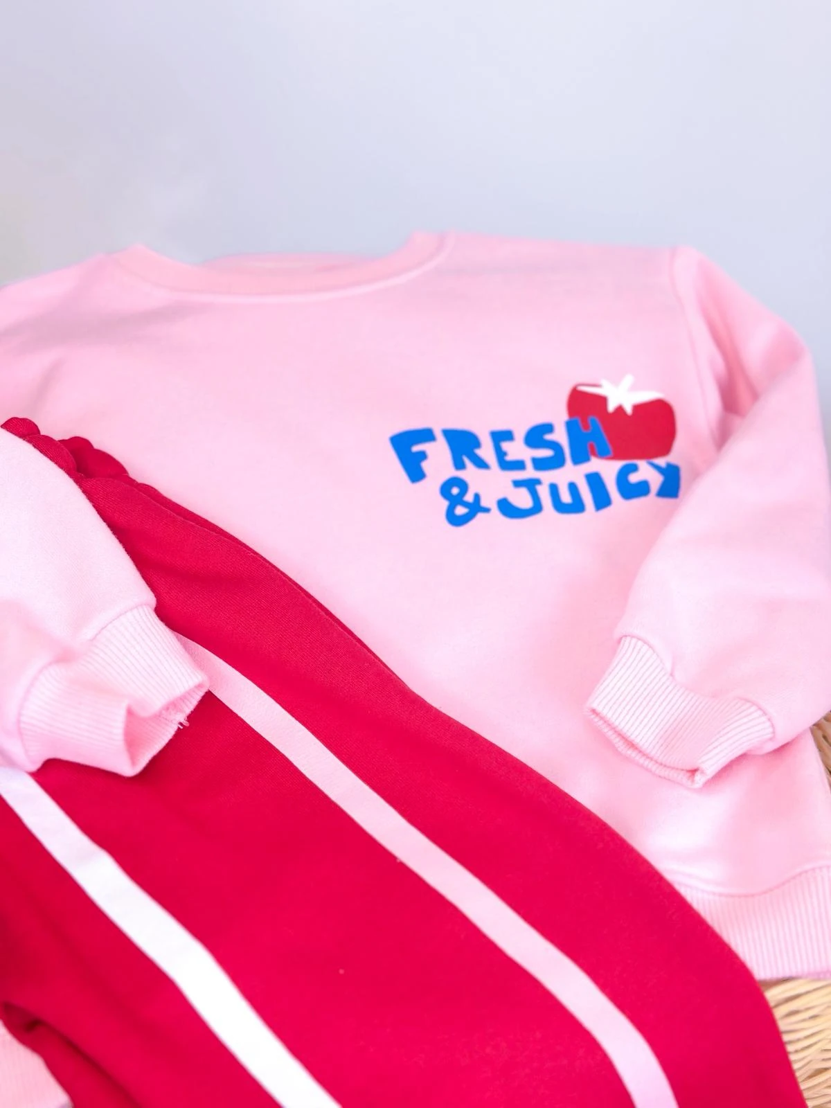 FRESH & JUİCY Baskılı Sweatshirt ve 3 İplik Alt Eşofman Takım 