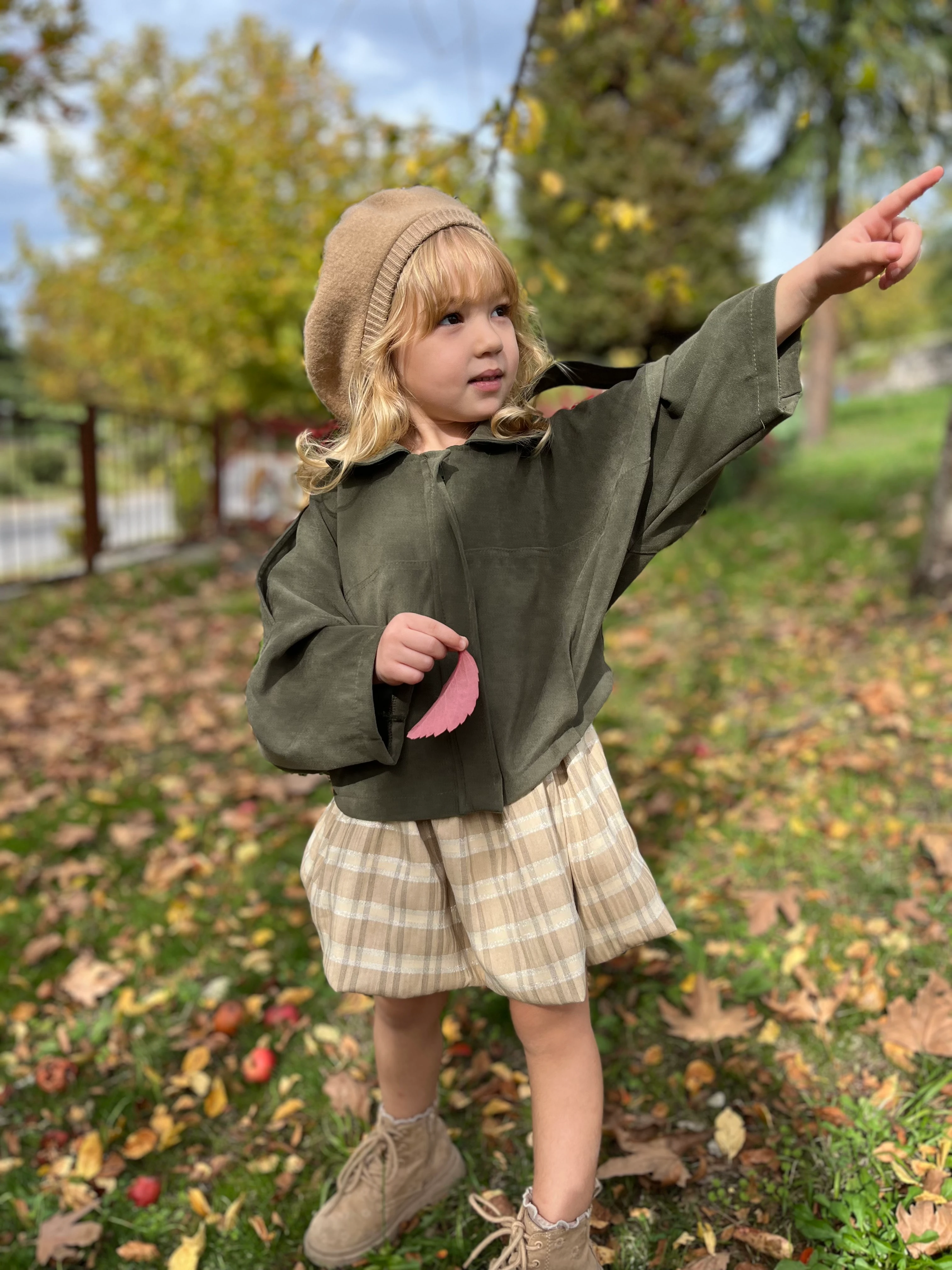 ADA Süet Görünümlü Bomber Ceket ve Gofre Etek Kız Çocuk Takım